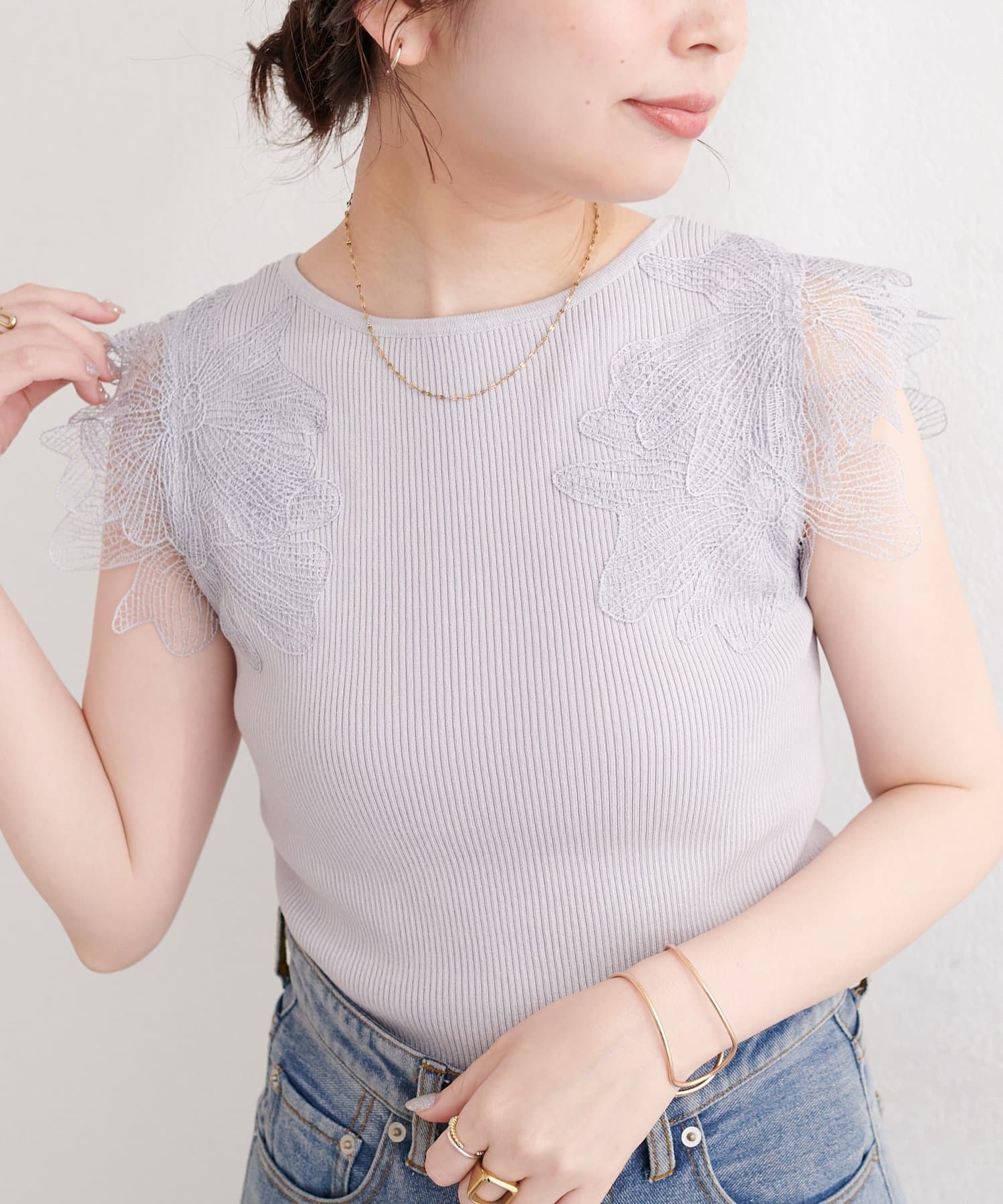 natural couture(ナチュラルクチュール) フラワーレースノースリニット