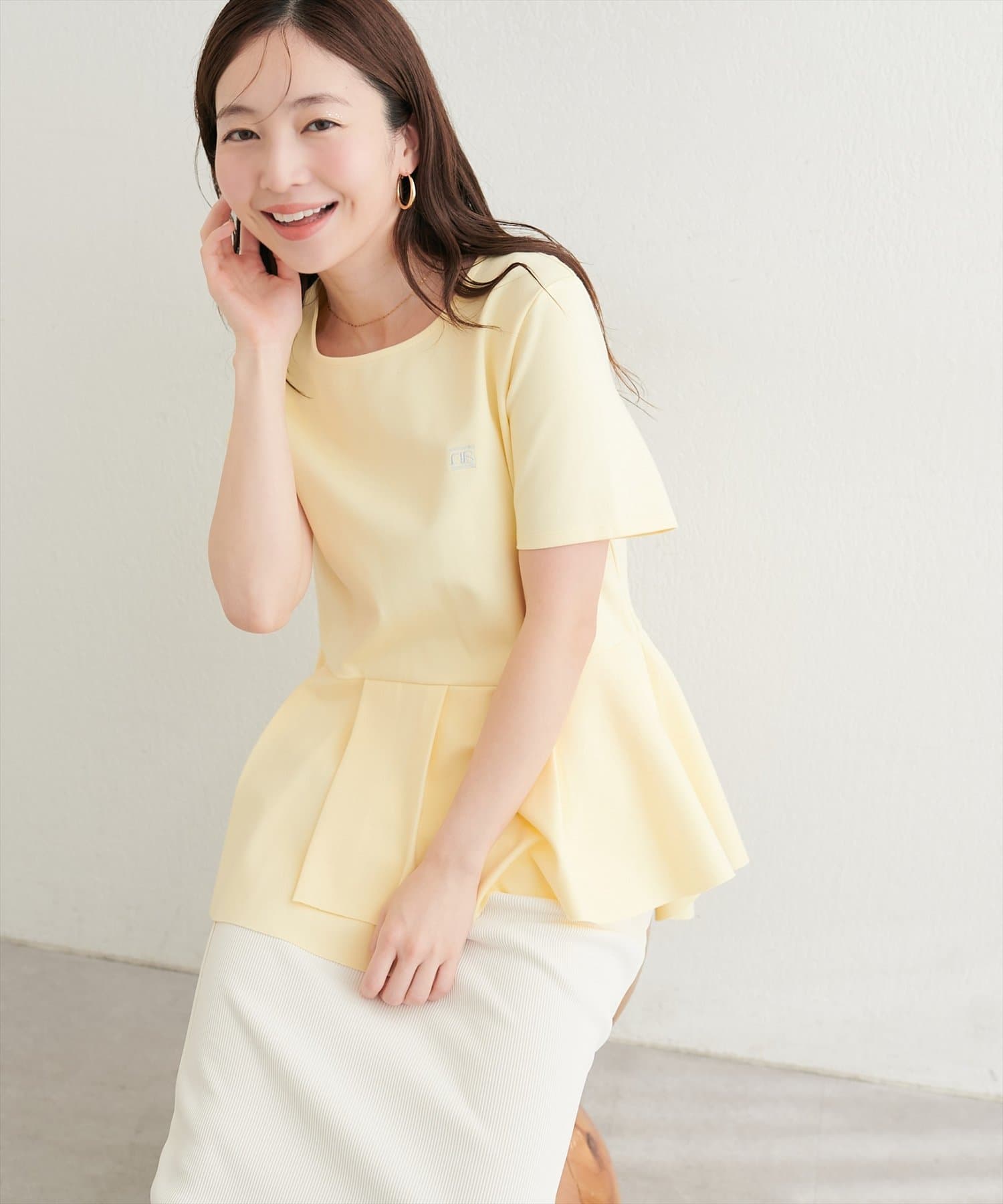 natural couture(ナチュラルクチュール) ちびロゴ刺繍ペプラムT
