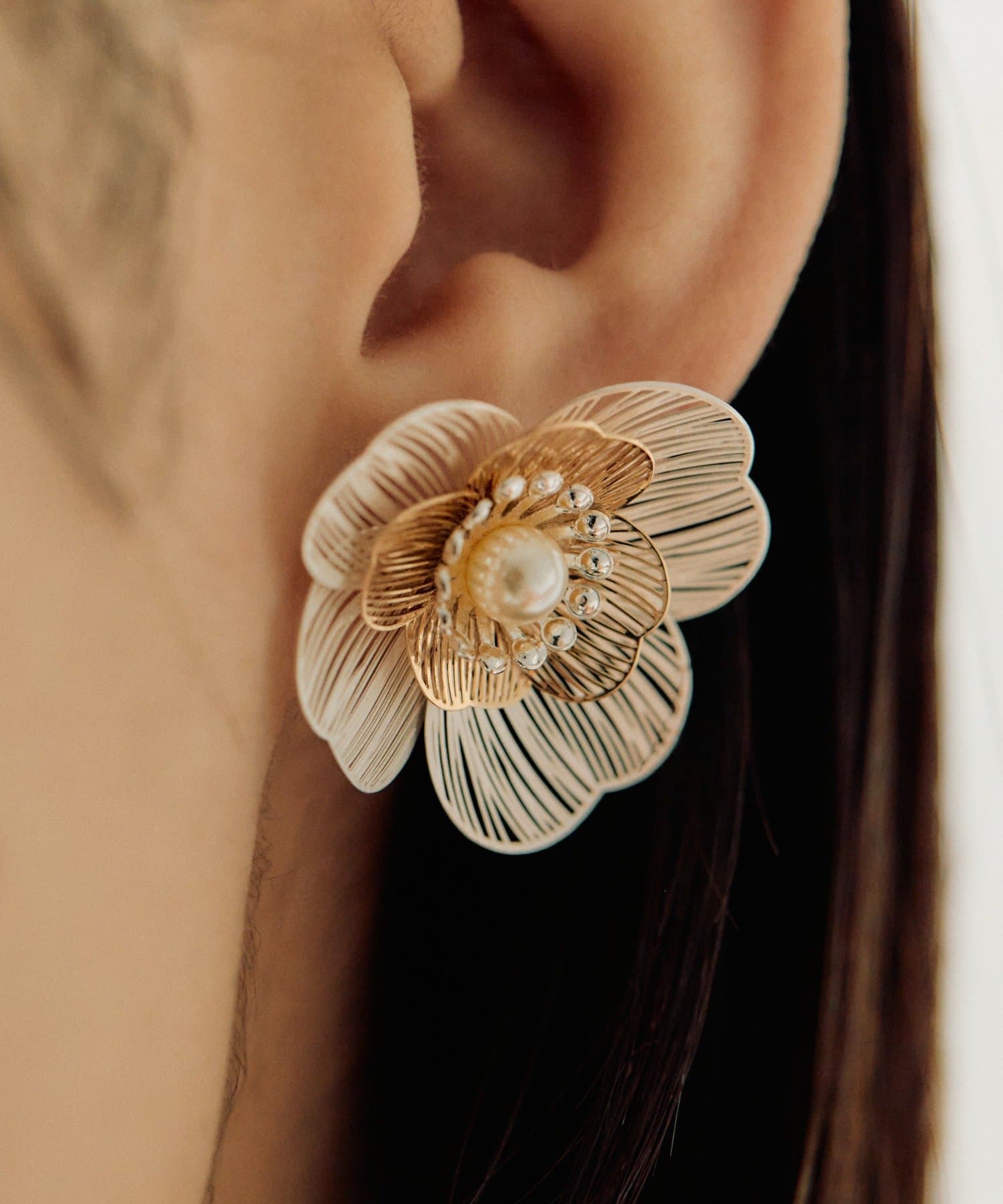 OUTLET(アウトレット) 【ear PAPILLONNER】透かしパールフラワーピアス