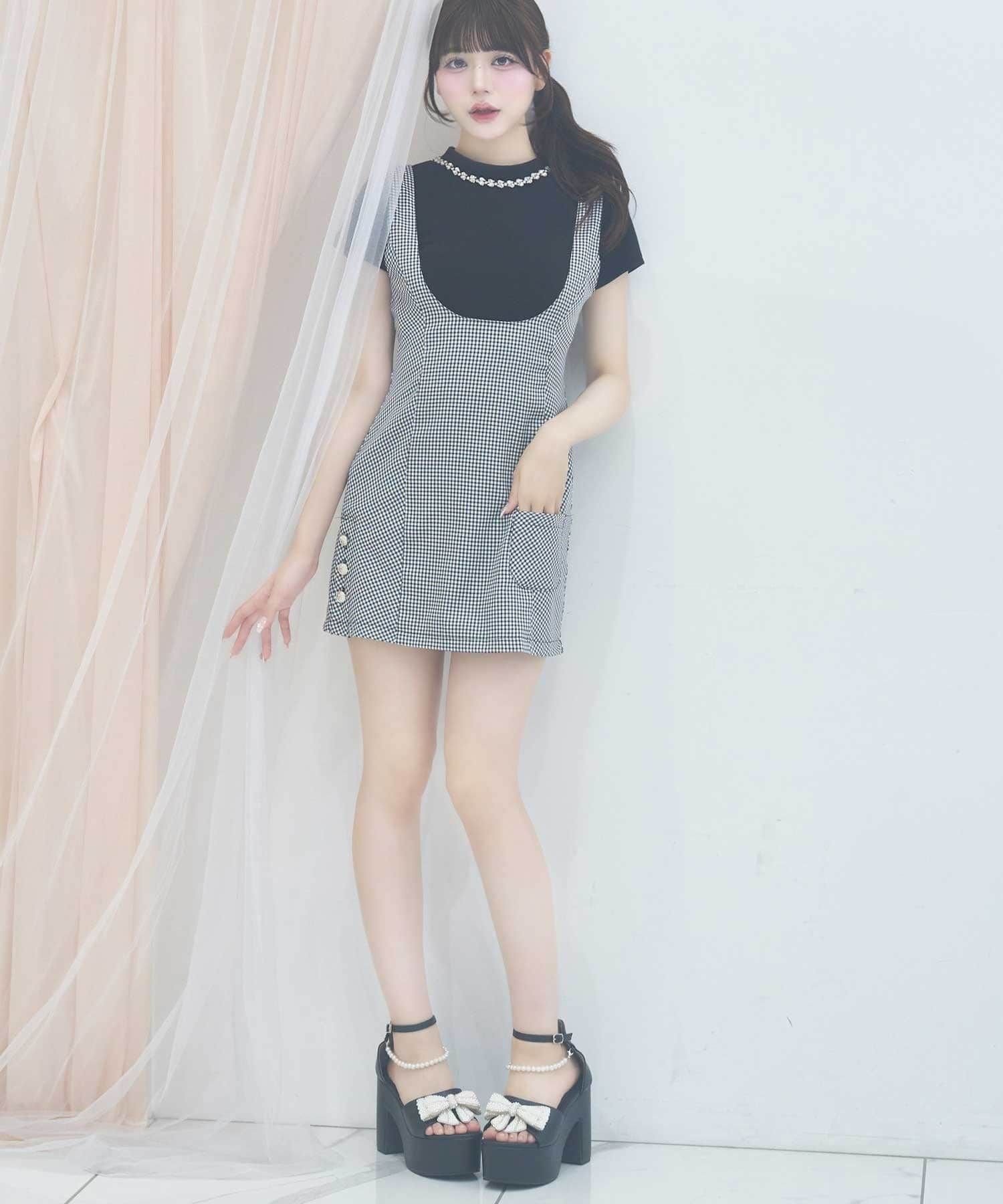 Belle Charme(ベルシャルム) Bijou Neck Back Ribbon Tee
