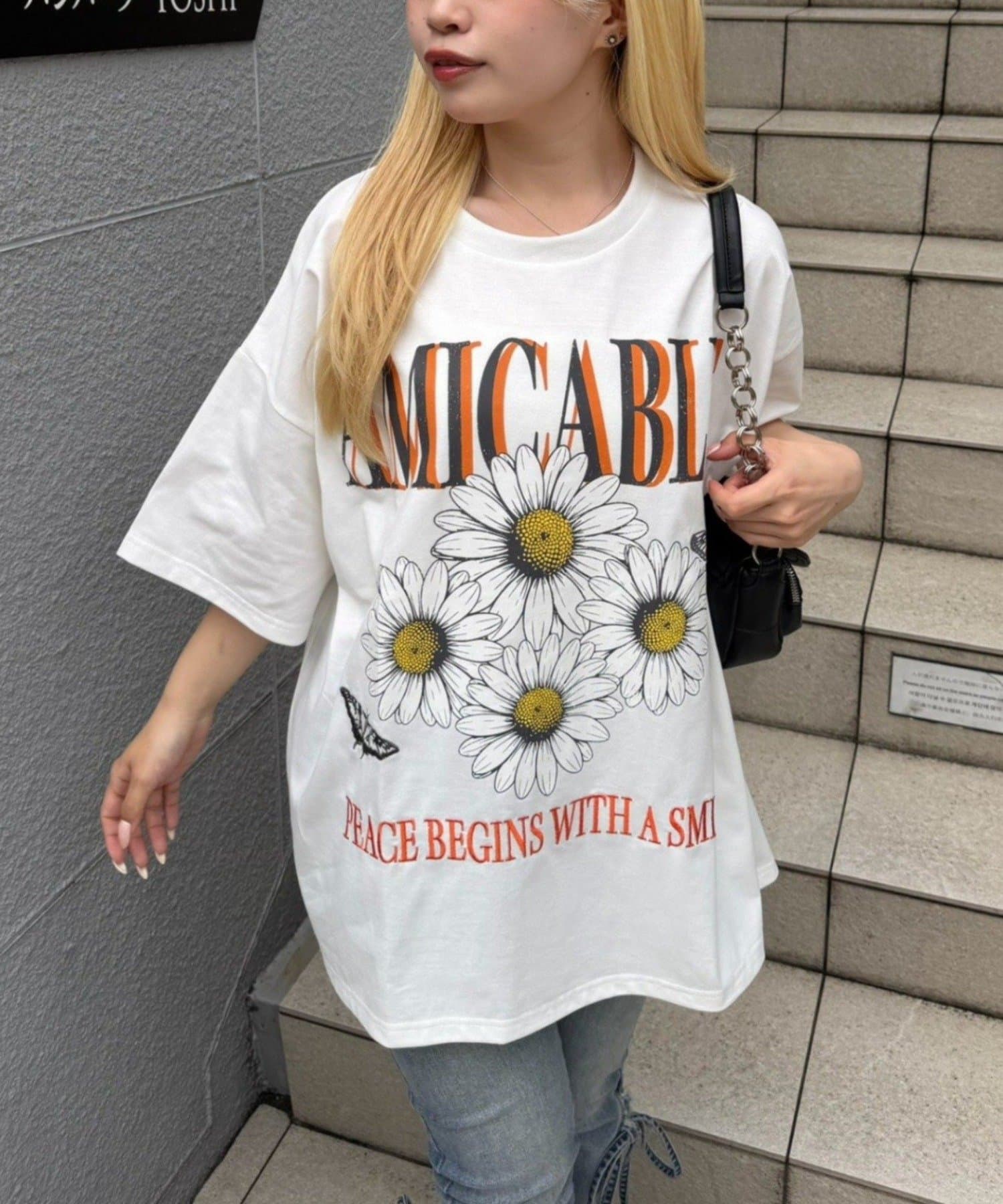 大きな花柄が目を引く夏のゆったりトップス✿デートやお出かけに最適 continuer】ちょうちょとお花のBigT | NICE CLAUP / OLIVE des OLIVE