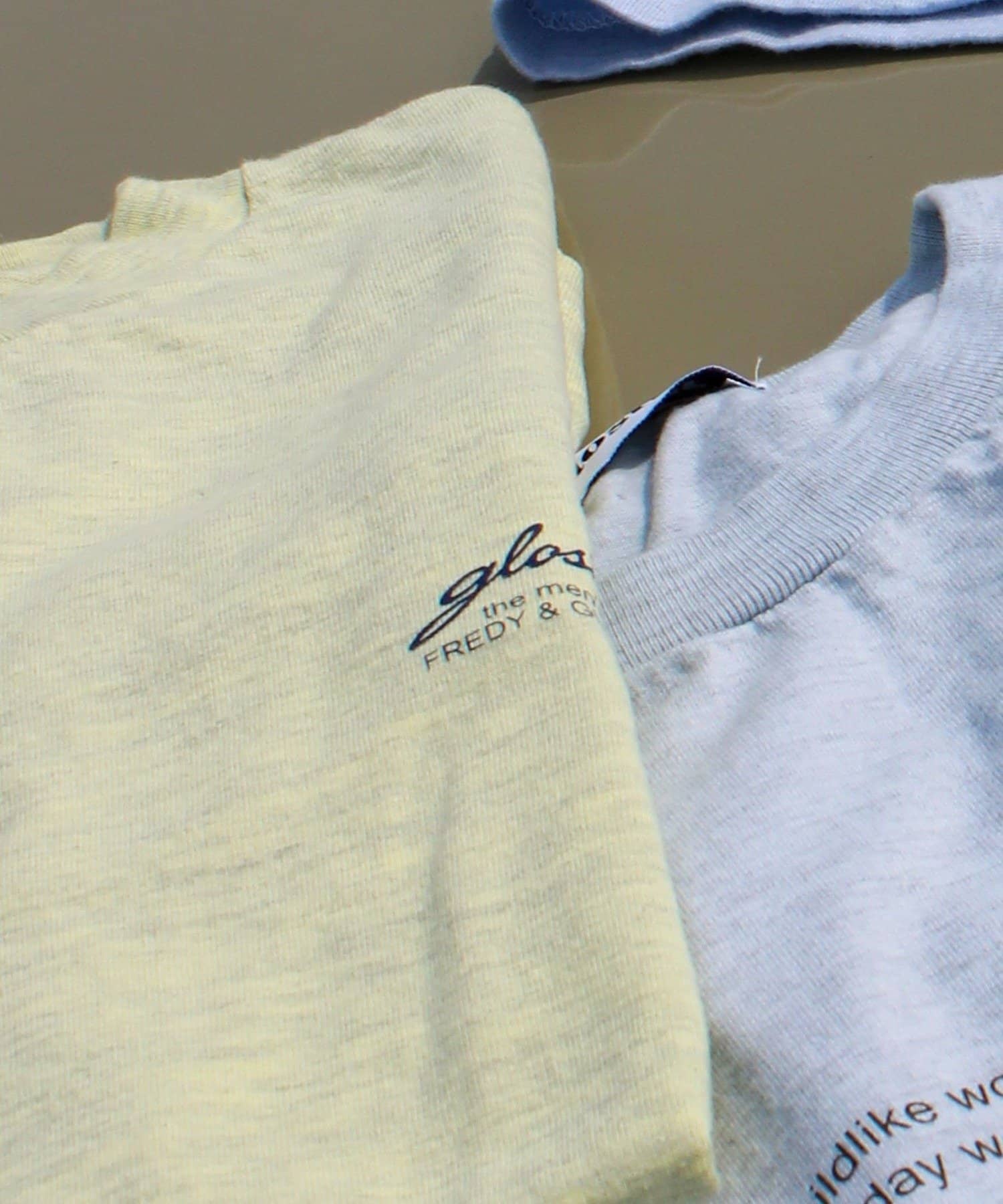 FREDY & GLOSTER(フレディ アンド グロスター) 【SCREEN STARS】杢ボディ染め 配色ロゴ クルーネックカラーＴシャツ