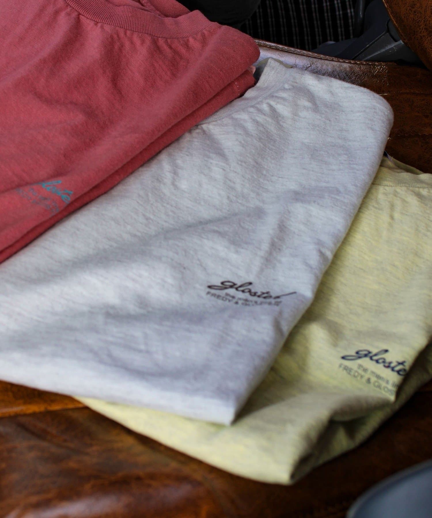 FREDY & GLOSTER(フレディ アンド グロスター) 【SCREEN STARS】杢ボディ染め 配色ロゴ クルーネックカラーＴシャツ
