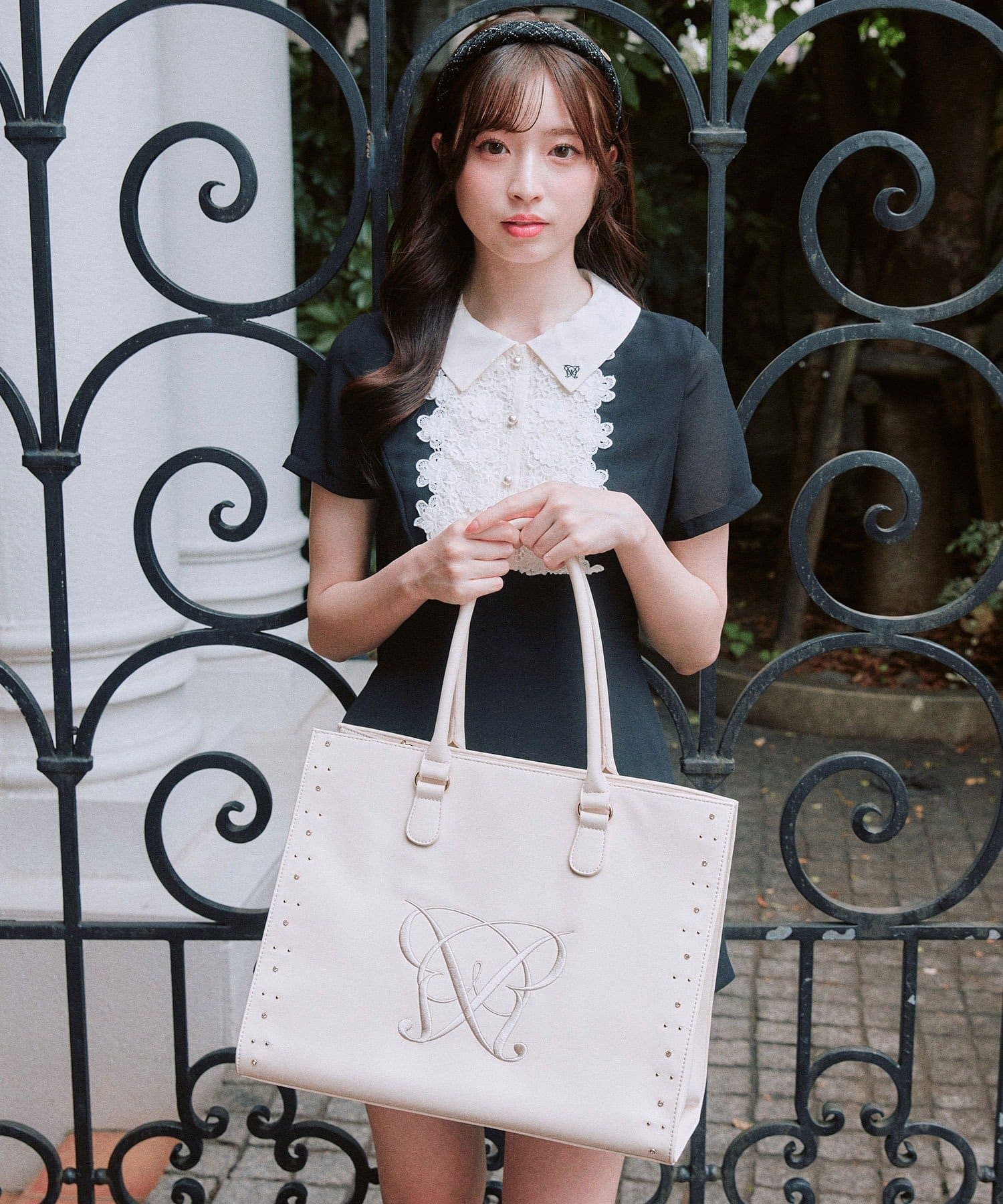 Aimerianejoieスタッズキャリーオントートバッグ | OLIVE des OLIVE