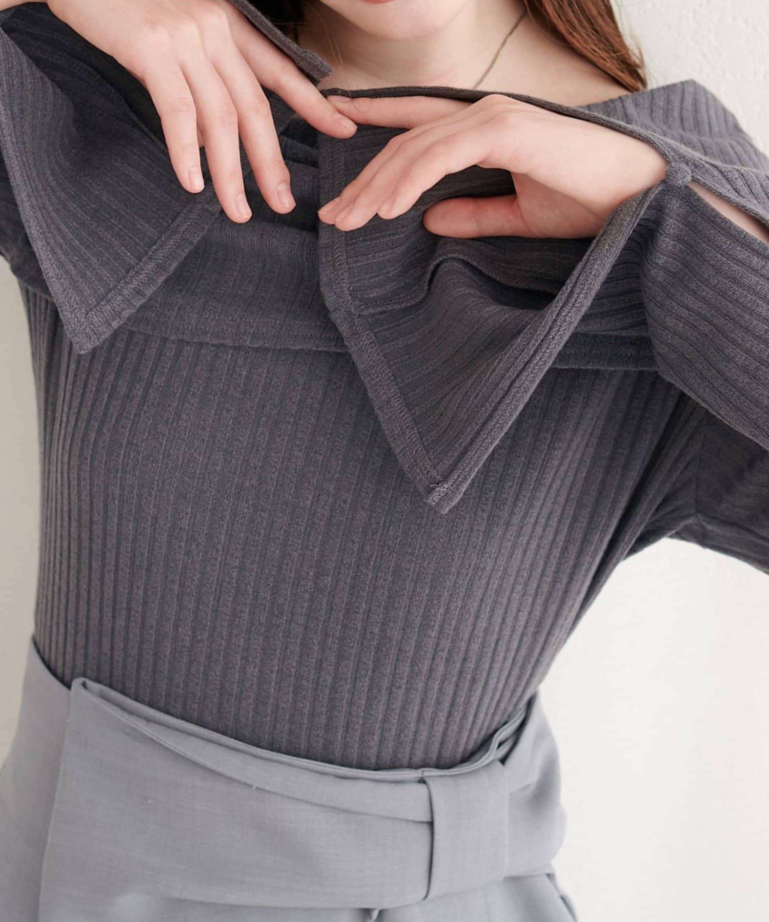 NICE CLAUP / OLIVE des OLIVE OUTLET(ナイスクラップ  / オリーブ デ オリーブ アウトレット) 【natural couture】ギャザーオフショルフレア袖T