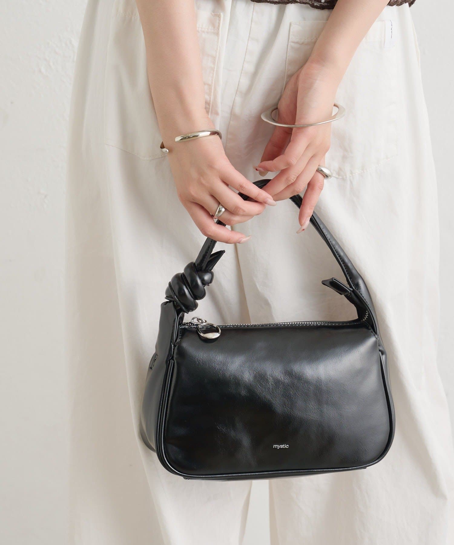 mystic(ミスティック) 26AW 結び目ハンドルBAG