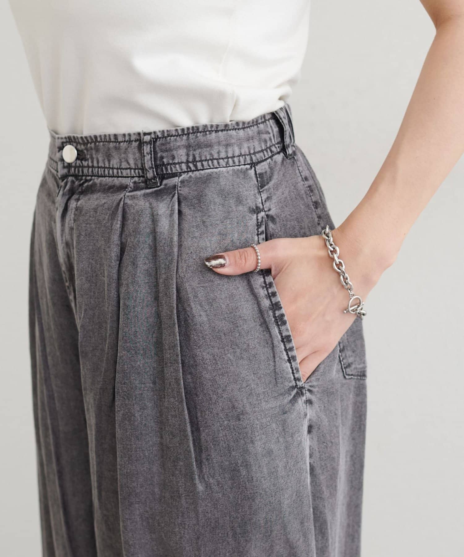 LARUTA(ラルータ) ドレープデニムパンツ