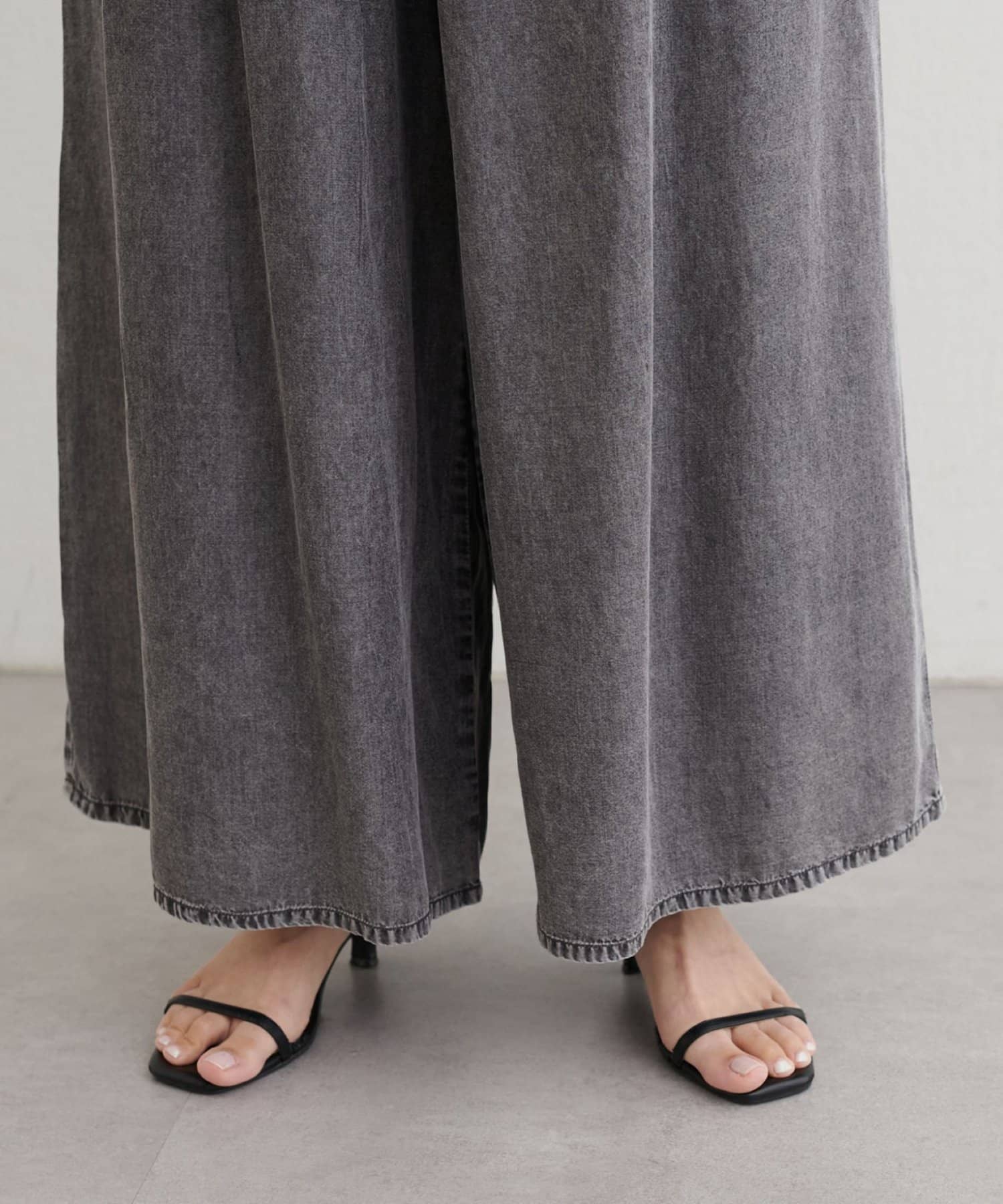 LARUTA(ラルータ) ドレープデニムパンツ