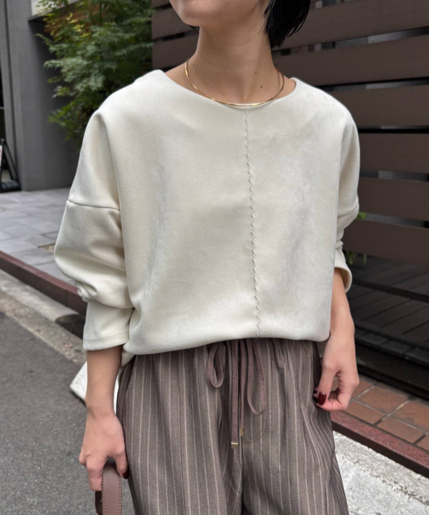Jena　espace merveilleux(ジェナ　エスパスメルヴェイユ) バックファスナースエードカットソー