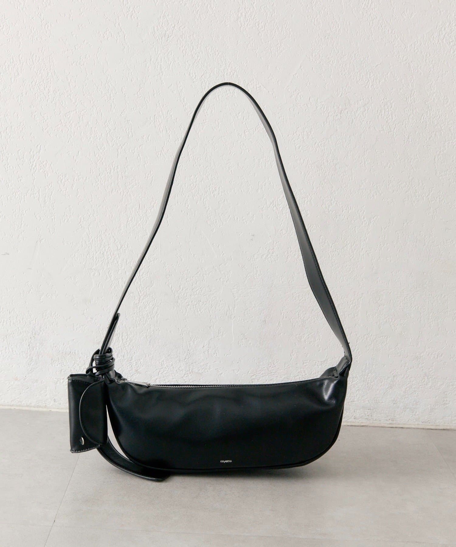 mystic(ミスティック) 《WEB限定/RED》ハーフムーンショルダーBAG