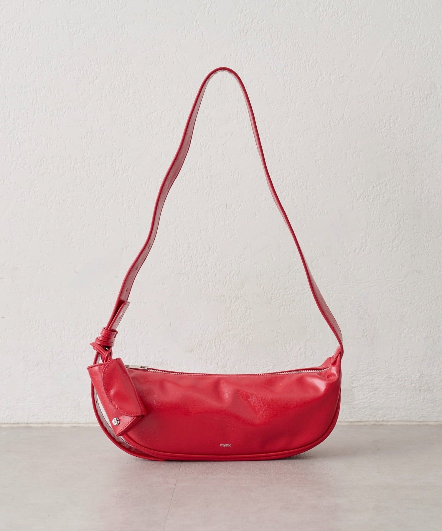 mystic(ミスティック) 《WEB限定/RED》ハーフムーンショルダーBAG
