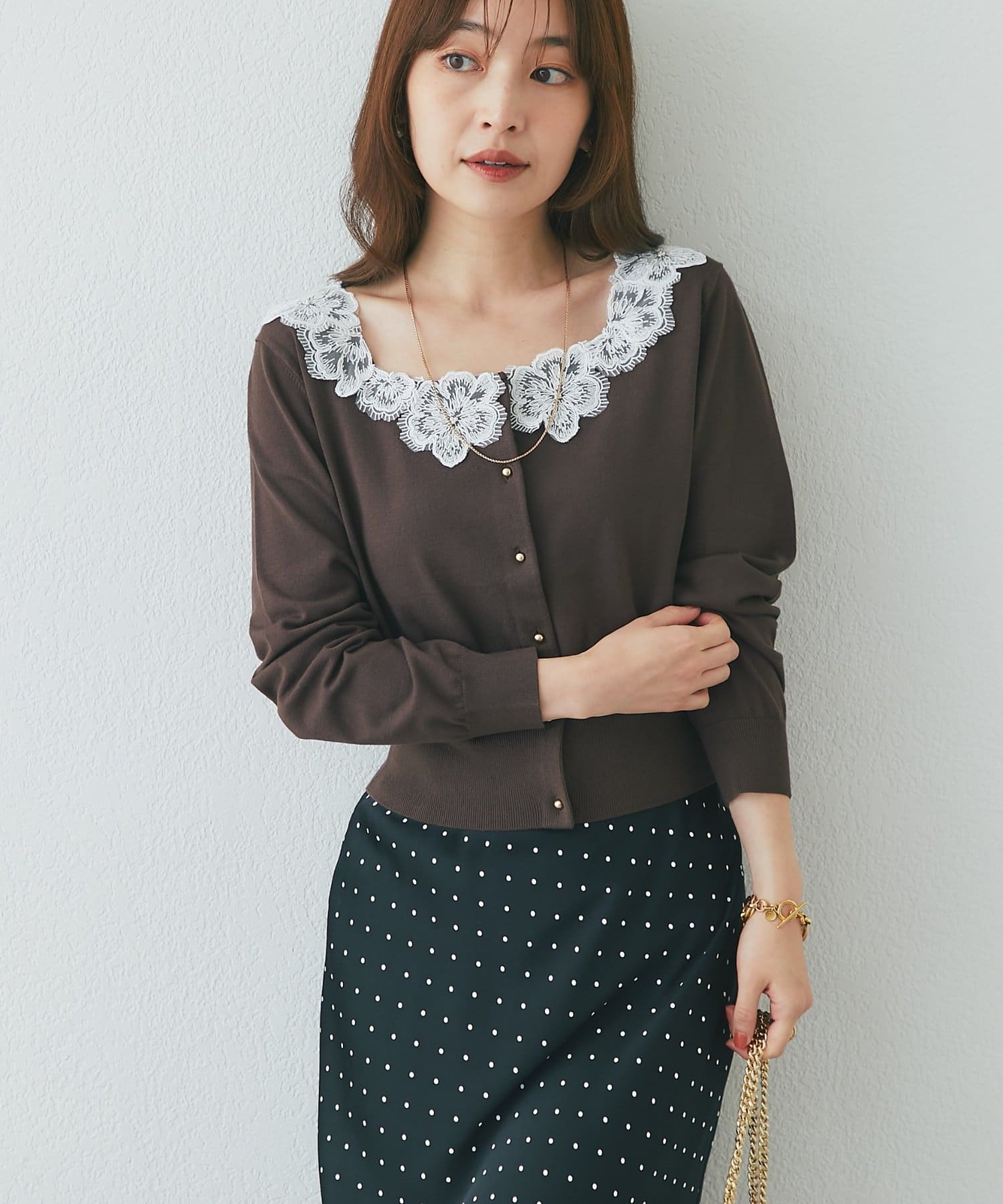 La boutique BonBon(ラブティックボンボン) スクエアネックレース付きカーディガン