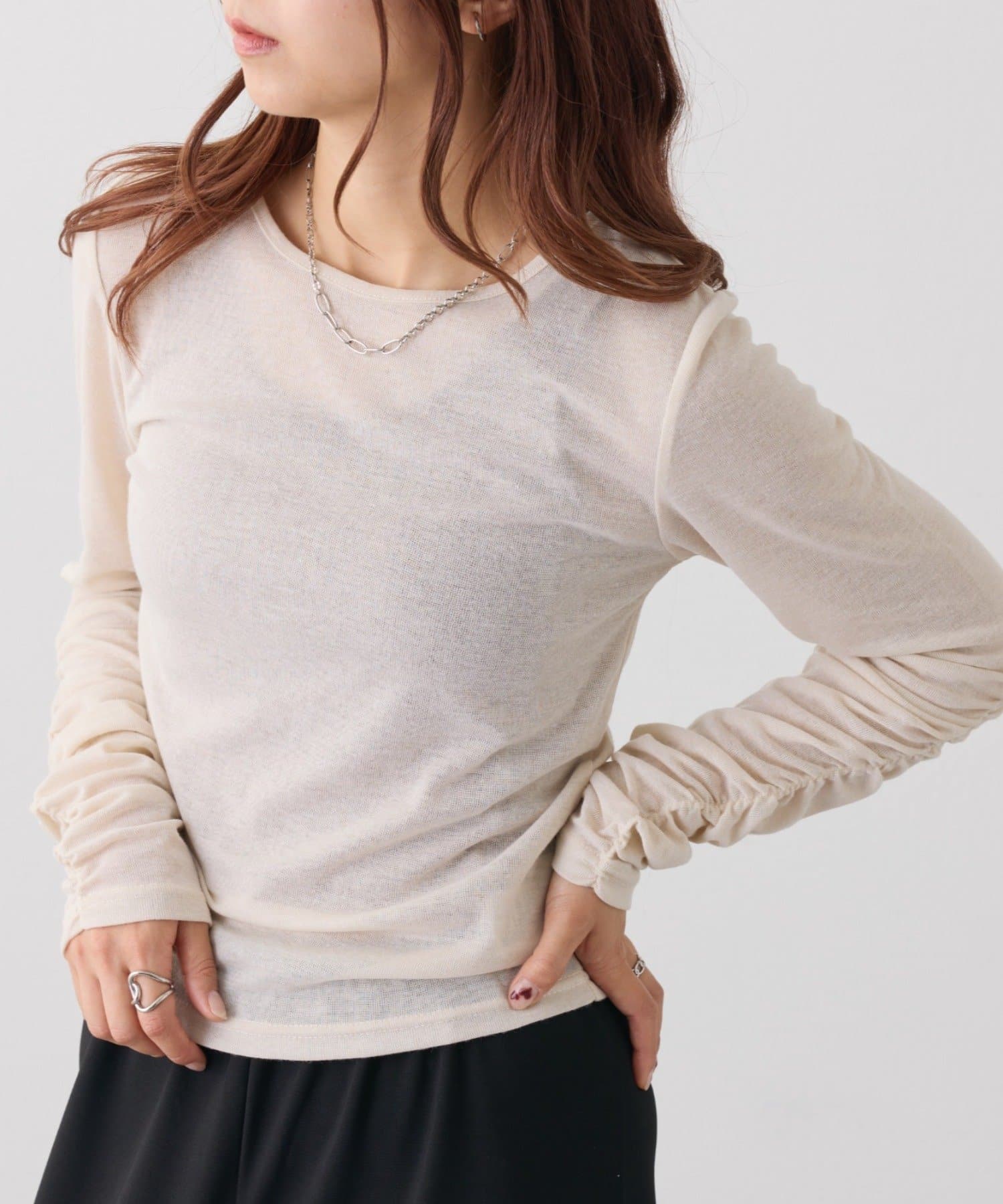 COLONY 2139(コロニー トゥーワンスリーナイン) 【WEB限定】袖シャーリングシアーロングTシャツ