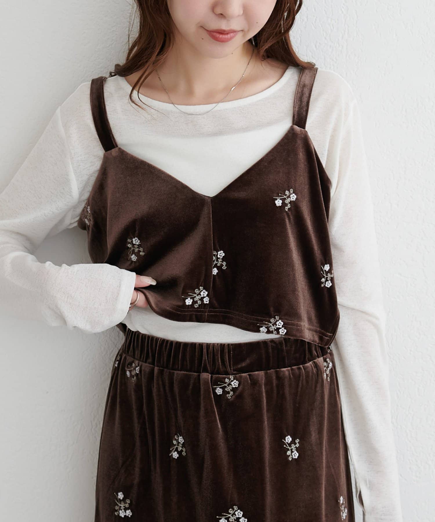 DISCOAT(ディスコート) 【WEB限定】ベロア刺繍ビスチェ