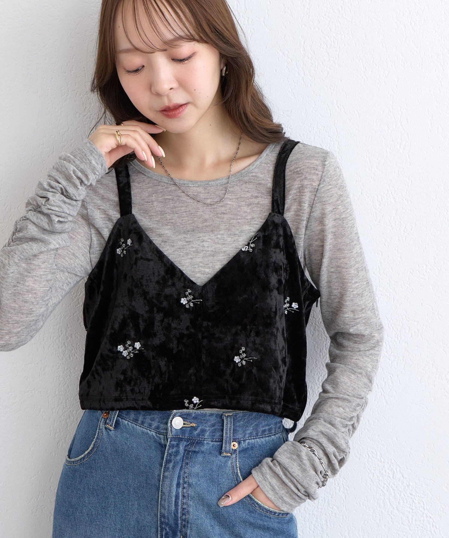 DISCOAT(ディスコート) 【WEB限定】ベロア刺繍ビスチェ