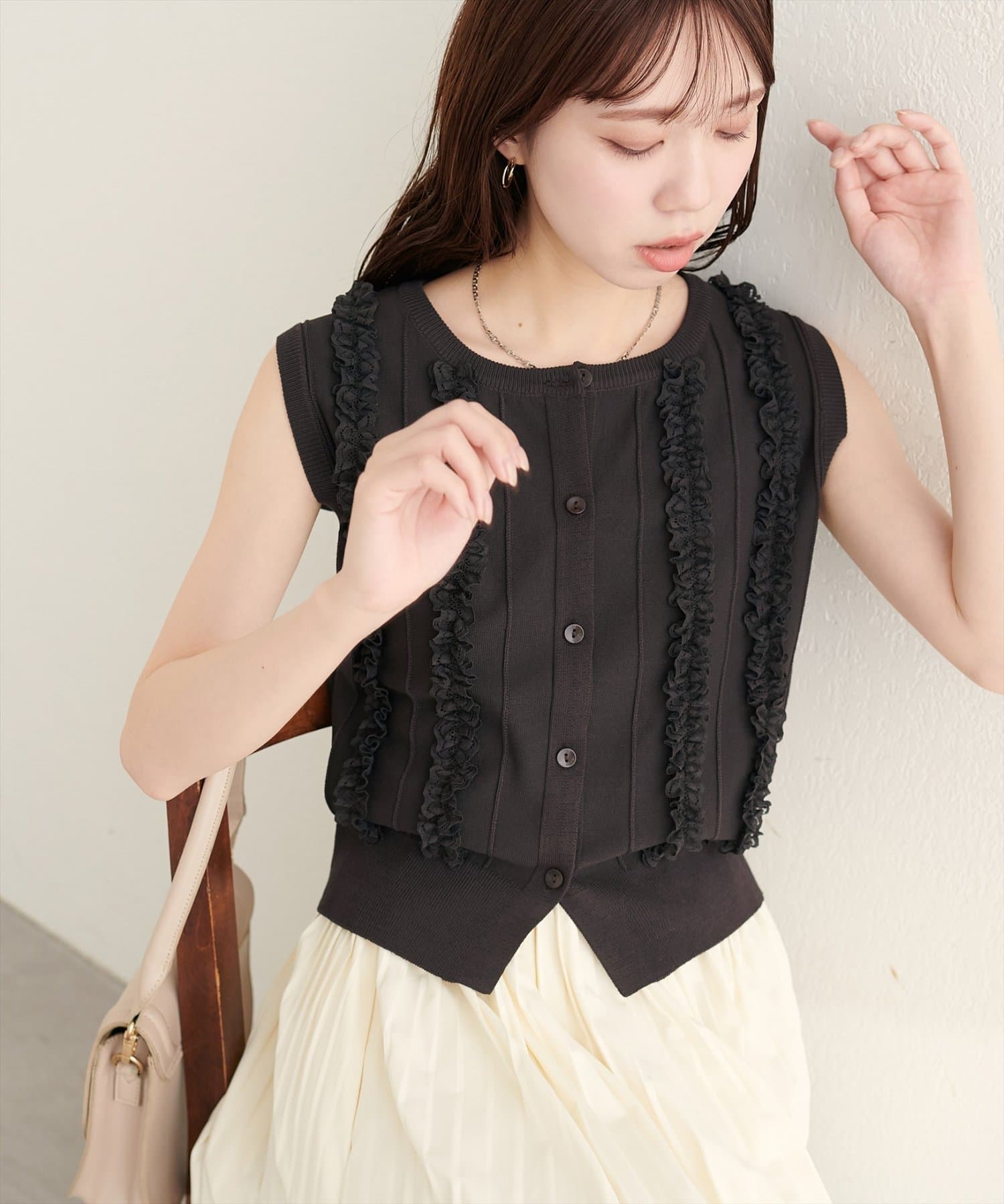 natural couture(ナチュラルクチュール) レースデザインノースリニットTOPS