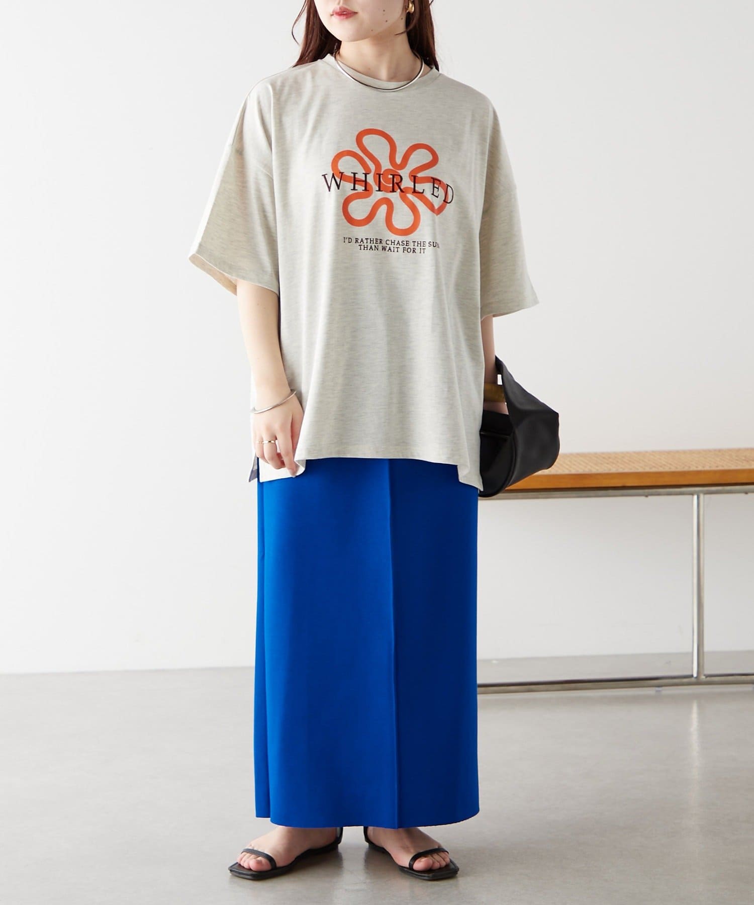 NICE CLAUP / OLIVE des OLIVE OUTLET(ナイスクラップ  / オリーブ デ オリーブ アウトレット) 【continuer】アート花ロゴ刺繍Ｔ