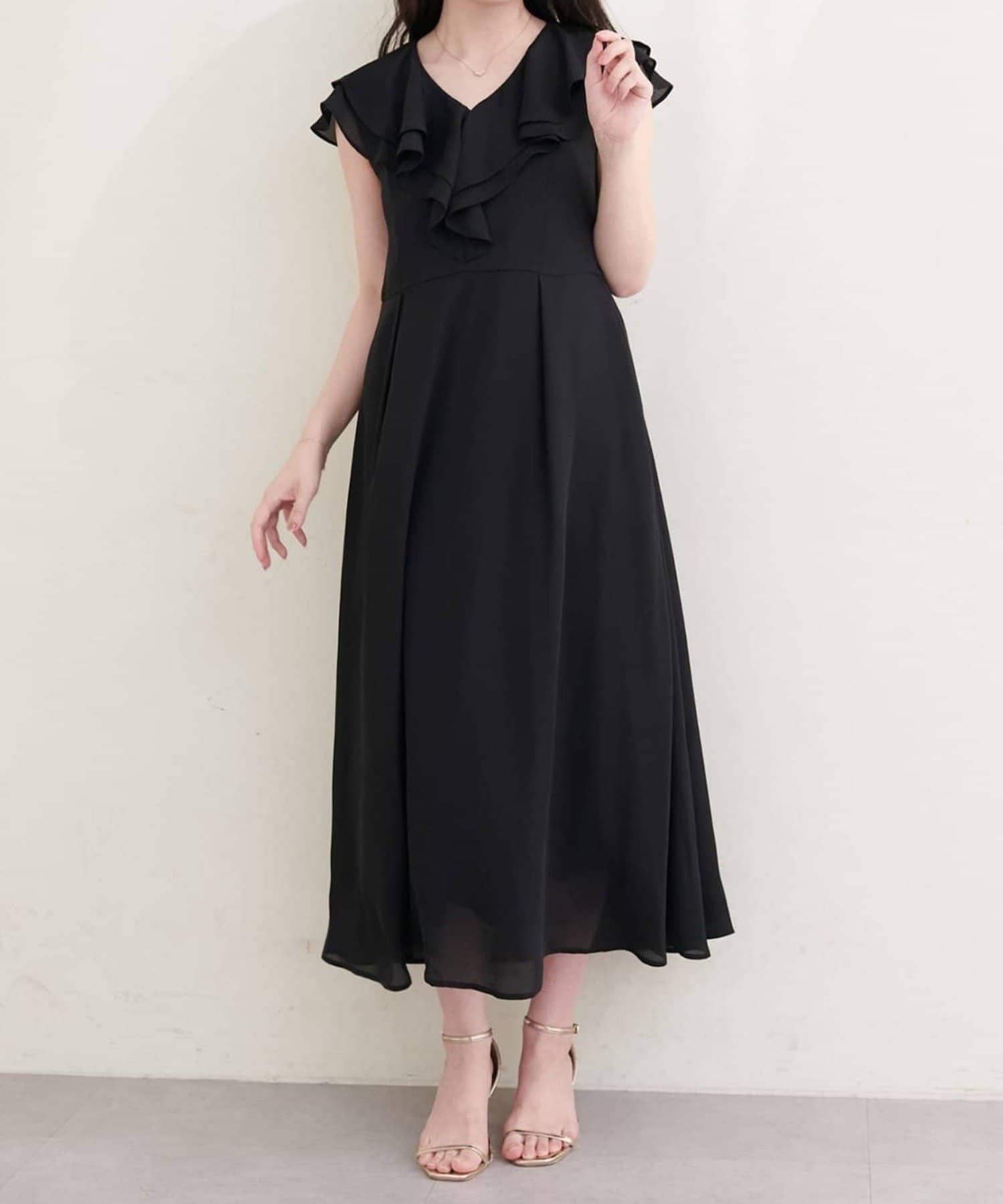 NICE CLAUP / OLIVE des OLIVE OUTLET(ナイスクラップ  / オリーブ デ オリーブ アウトレット) 【natural couture】フリルカラーノースリワンピース