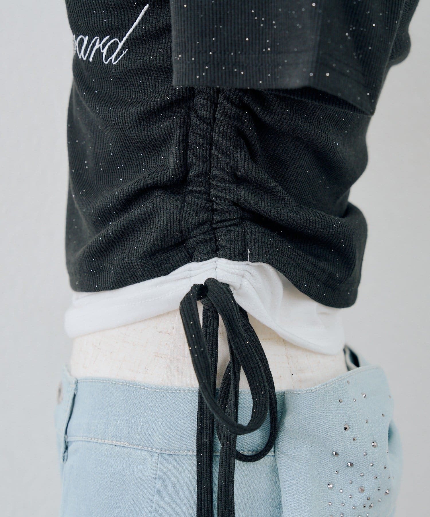 NICE CLAUP / OLIVE des OLIVE OUTLET(ナイスクラップ  / オリーブ デ オリーブ アウトレット) 【continuer】リボンホルター付テレコロゴトップス