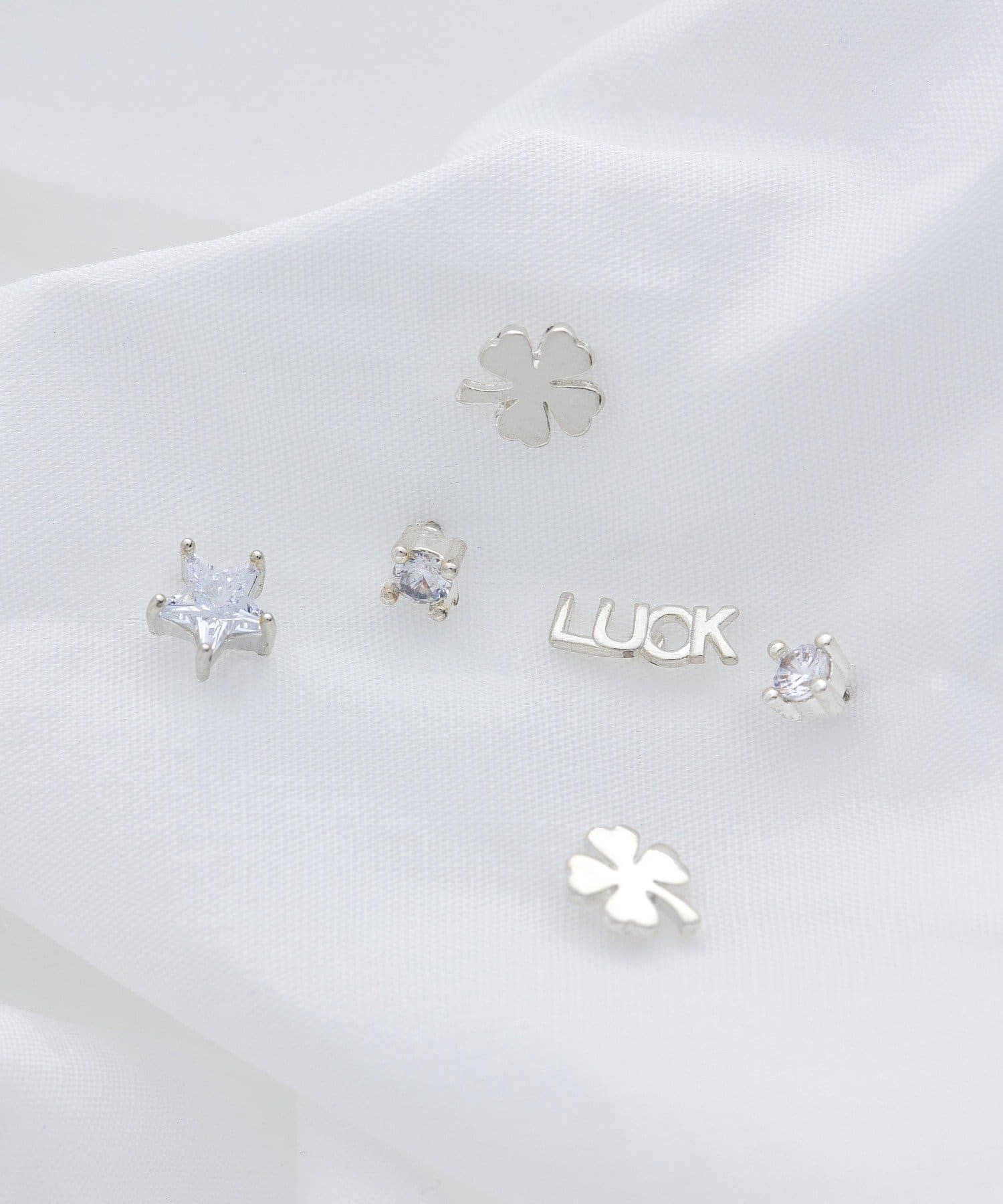 3COINS(スリーコインズ) クローバーピアス6個セット