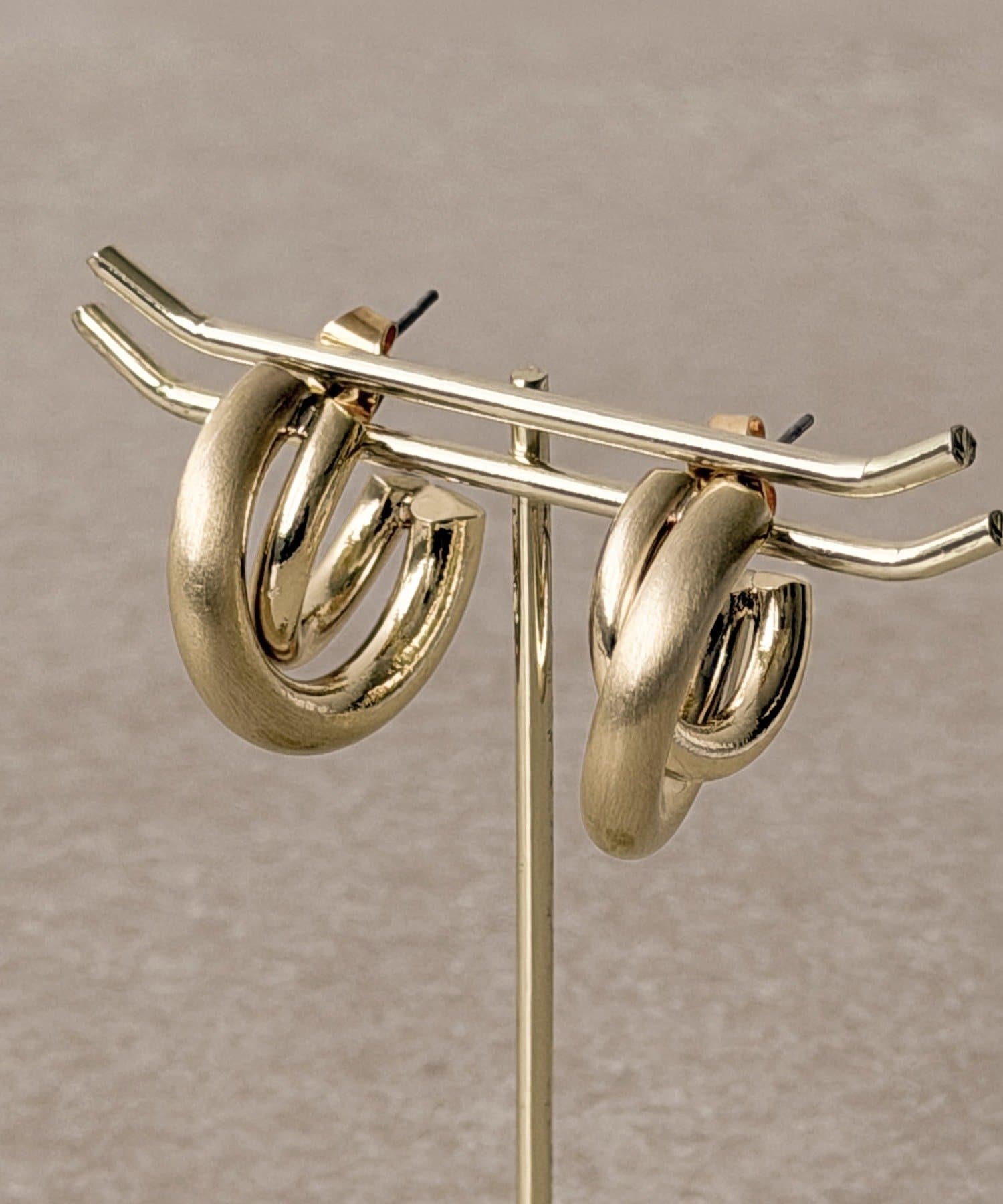 3COINS(スリーコインズ) サティーナ加工フープピアス