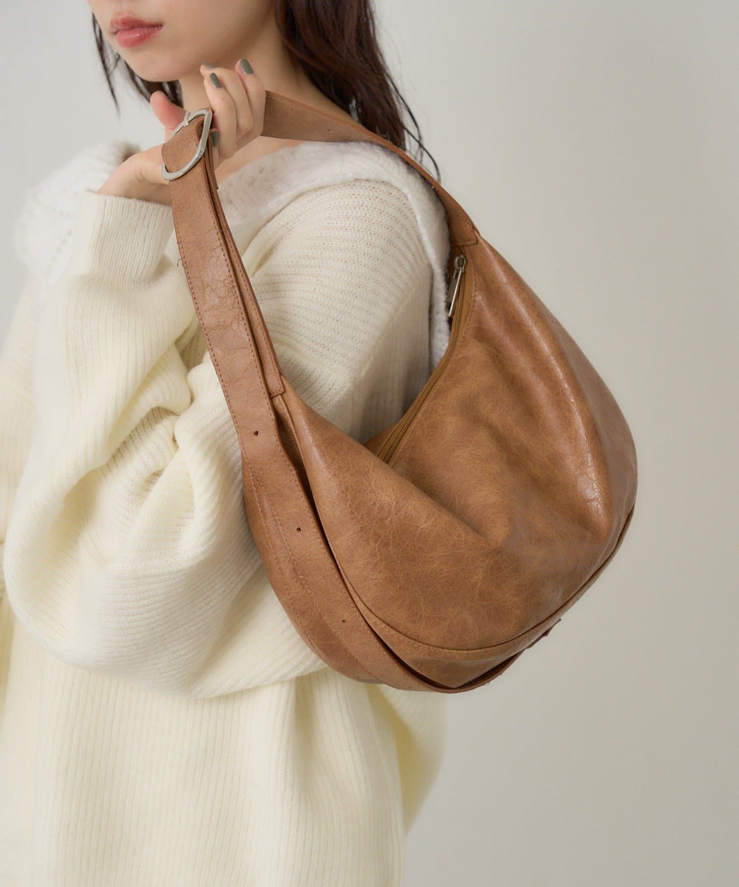 Kastane(カスタネ) ハーフムーンBAG