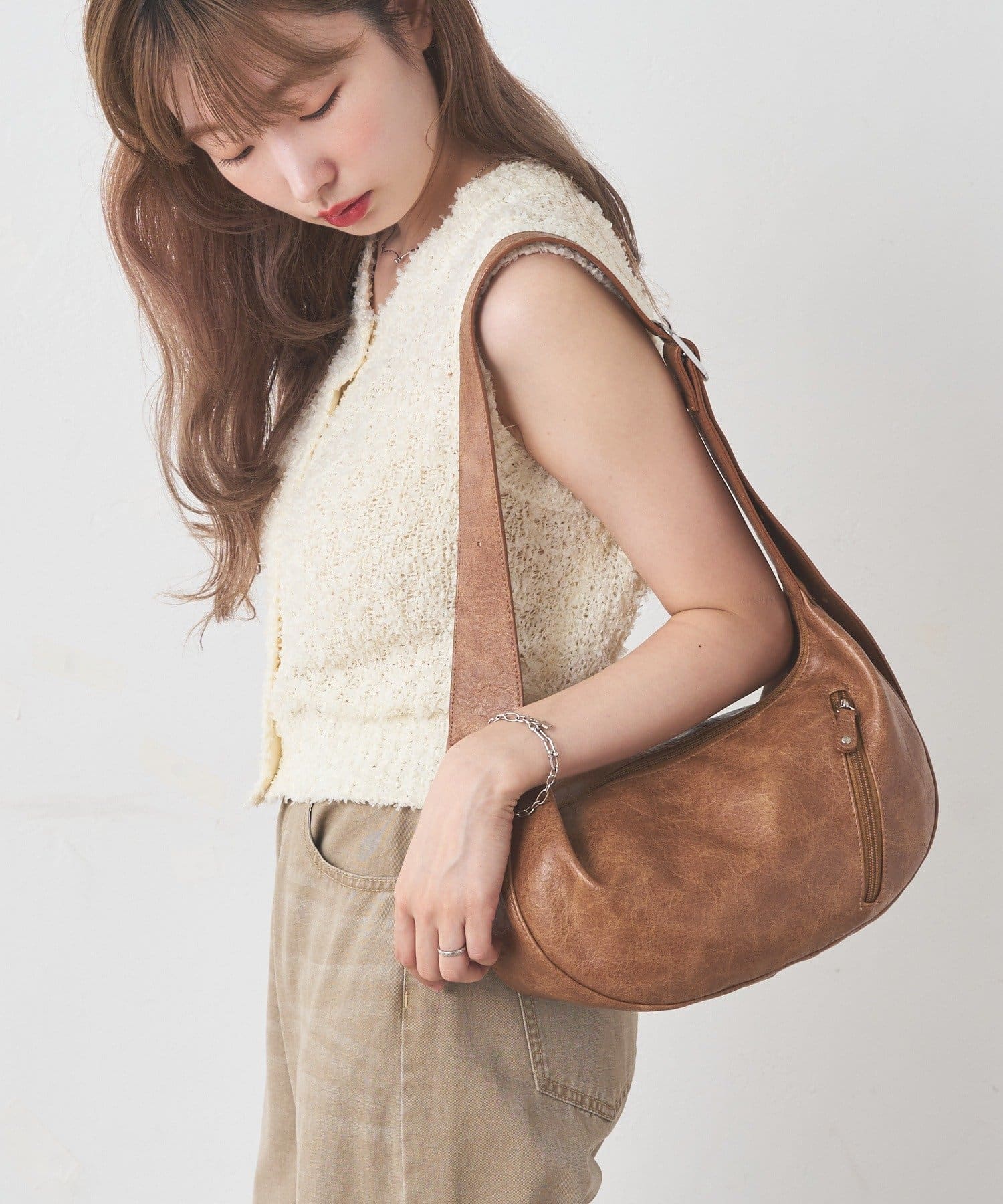 Kastane(カスタネ) ハーフムーンBAG
