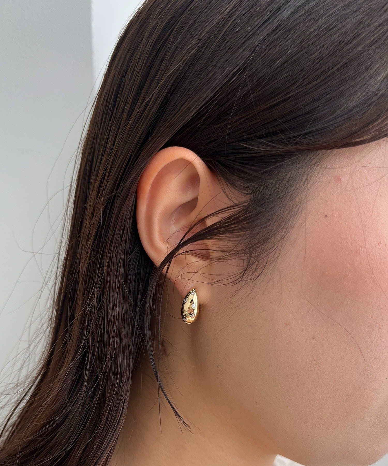 CAPRICIEUX LE'MAGE(カプリシュレマージュ) 〈GOLDY/ゴールディ〉ストーンドットワンタッチピアス