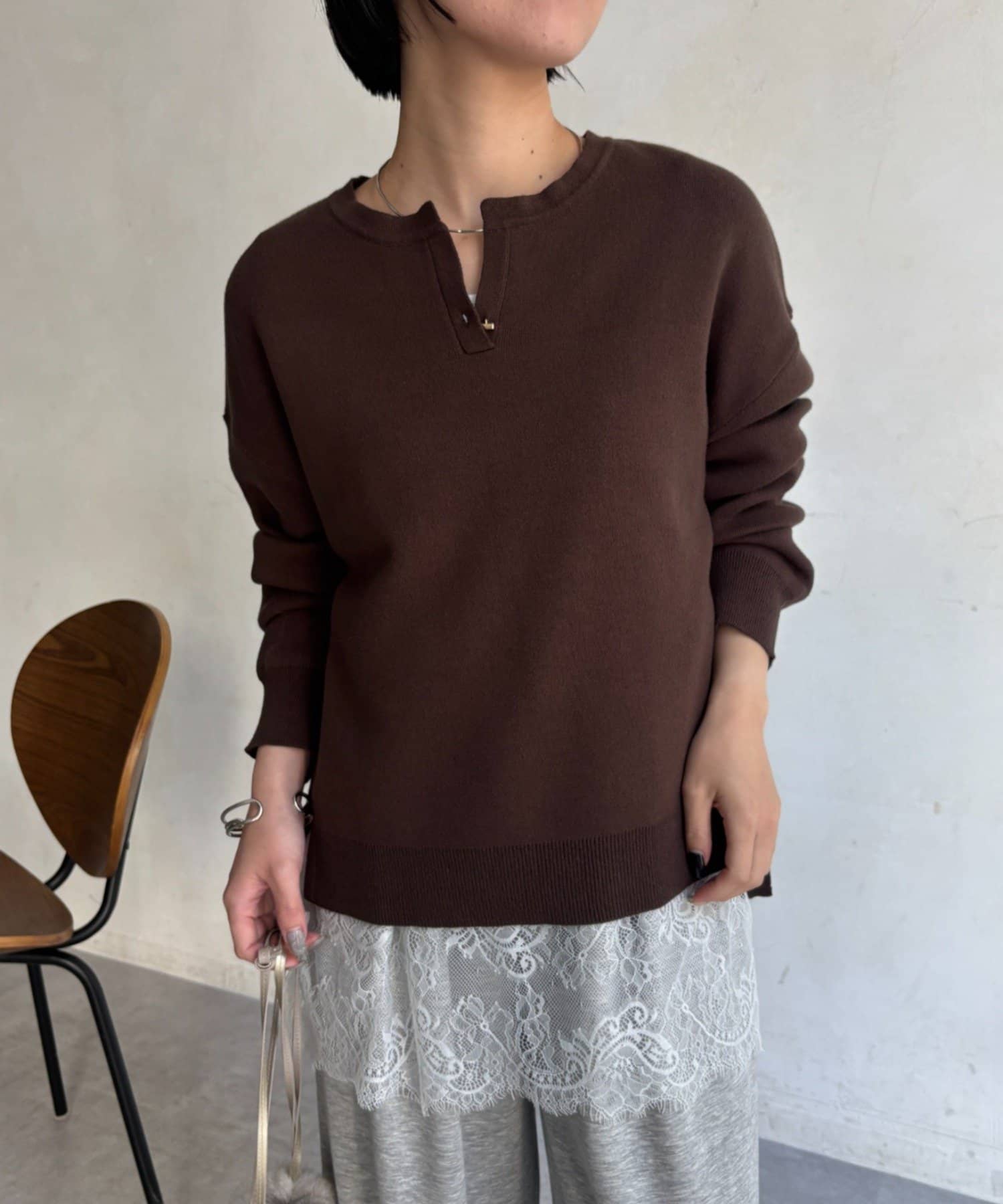 Jena　espace merveilleux(ジェナ　エスパスメルヴェイユ) Vネックコットンニット