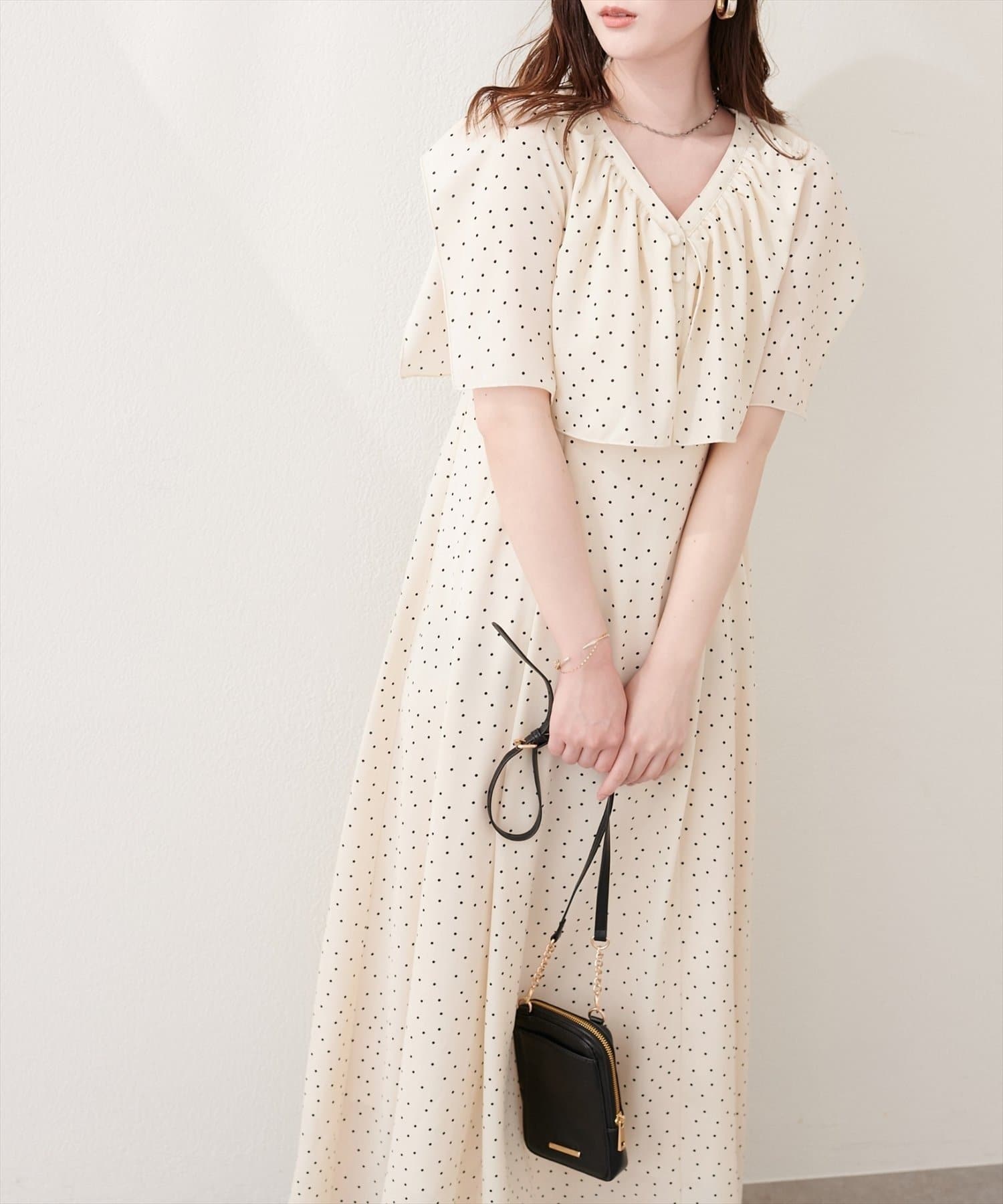 NICE CLAUP / OLIVE des OLIVE OUTLET(ナイスクラップ  / オリーブ デ オリーブ アウトレット) 【natural couture】フリルカラーノースリワンピース
