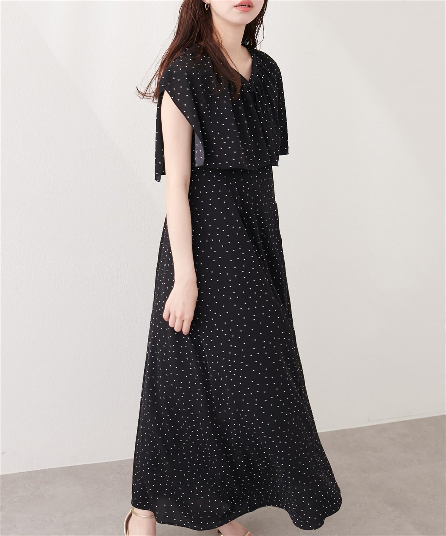 NICE CLAUP / OLIVE des OLIVE OUTLET(ナイスクラップ  / オリーブ デ オリーブ アウトレット) 【natural couture】フリルカラーノースリワンピース