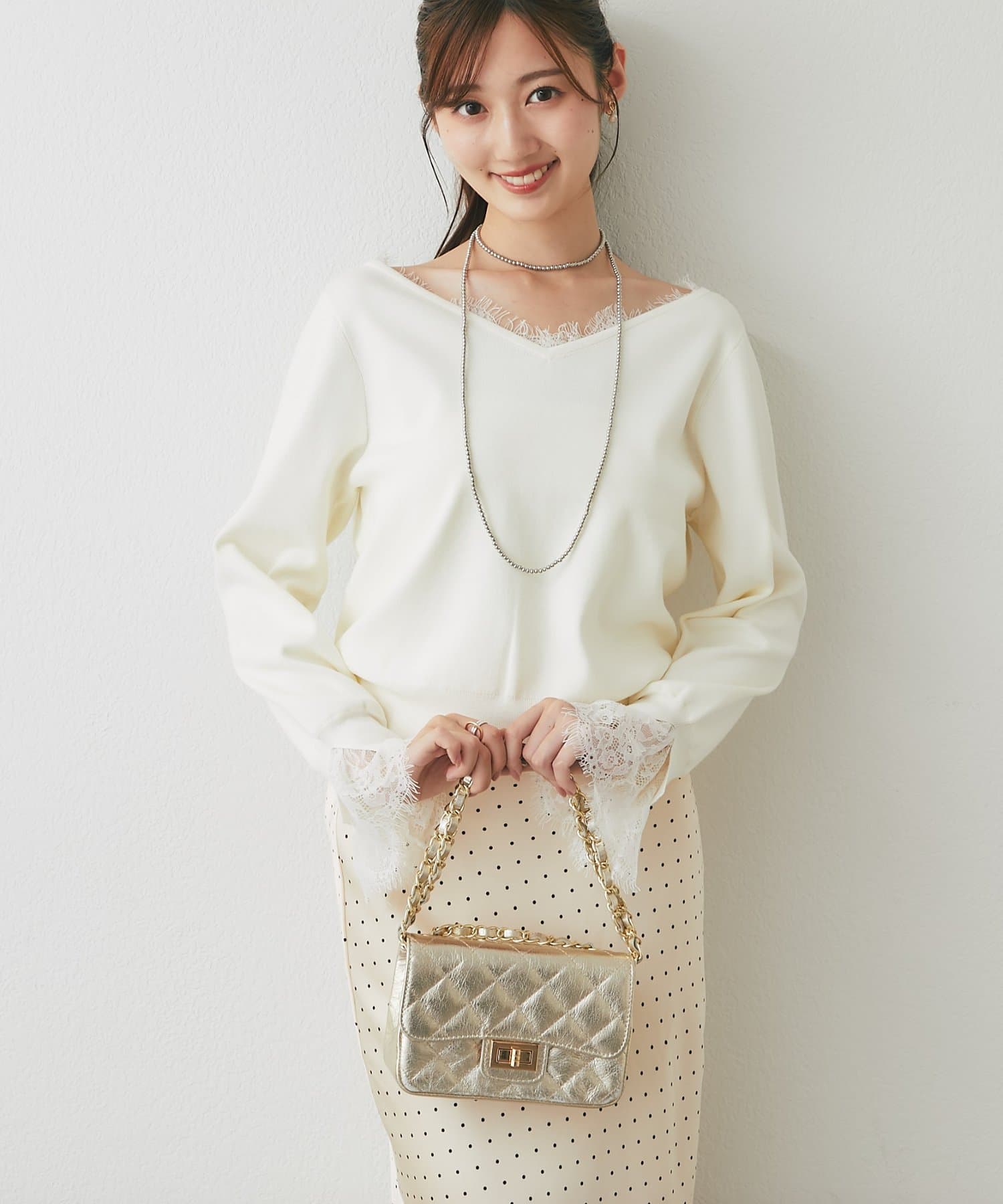 La boutique BonBon(ラブティックボンボン) レース付きVネックニット