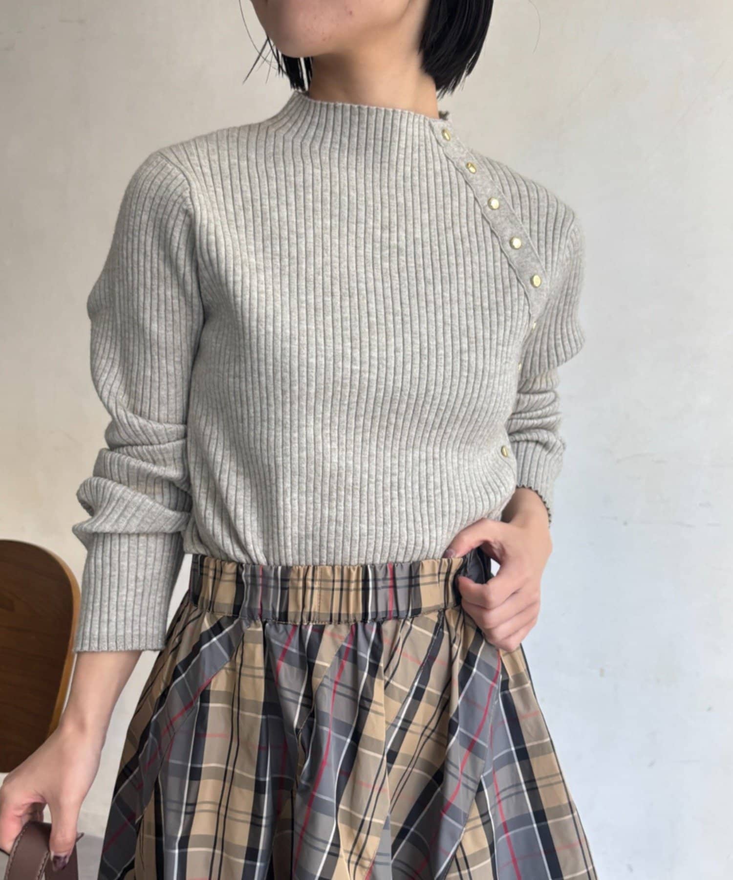Jena　espace merveilleux(ジェナ　エスパスメルヴェイユ) 金ボタンリブニット