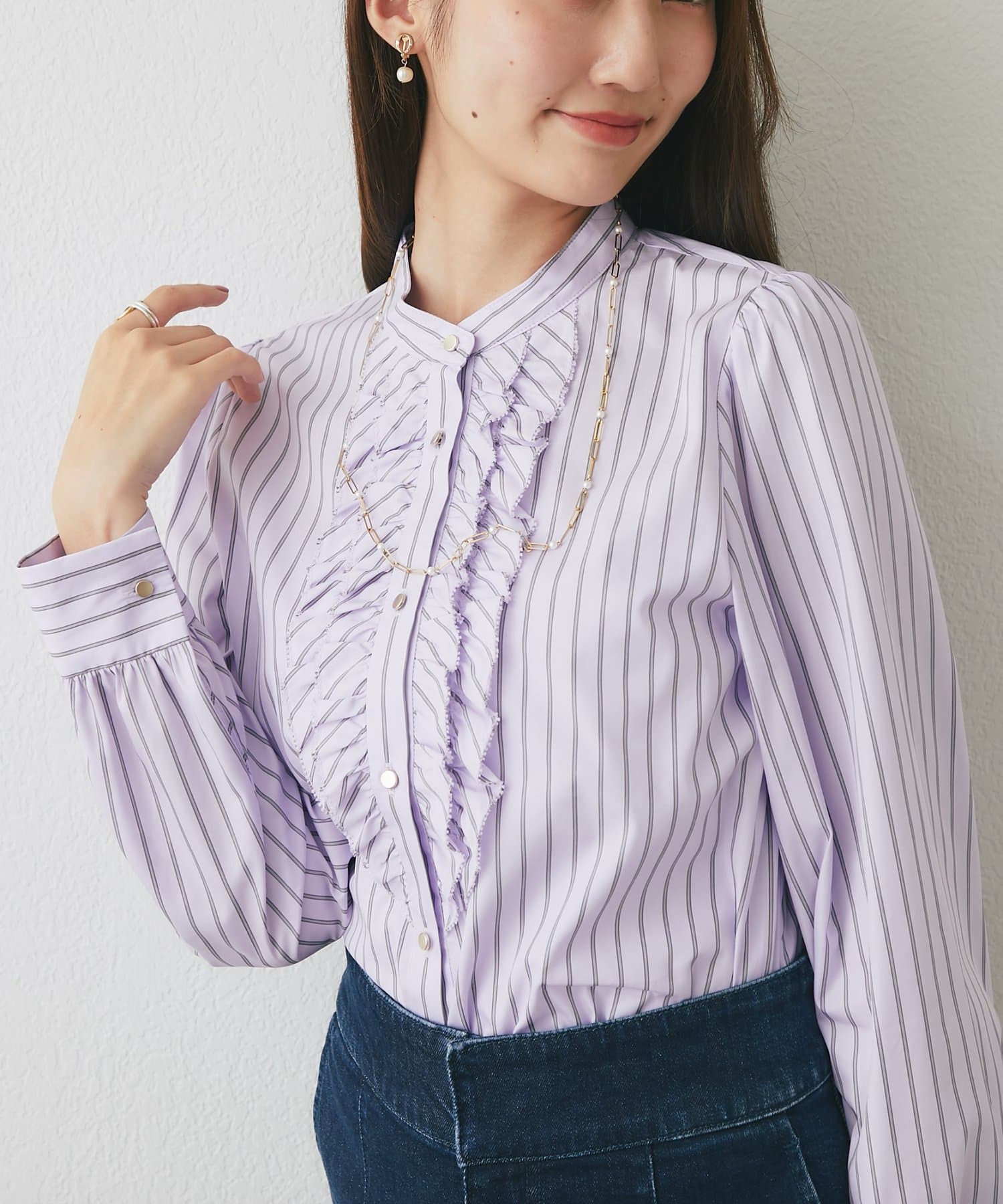 La boutique BonBon(ラブティックボンボン) ストライプフロントフリルブラウス