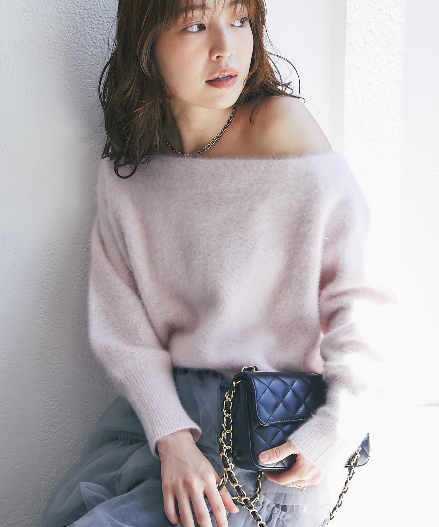 La boutique BonBon(ラブティックボンボン) ラメヘアリーウールカシミヤ混オフショルニット