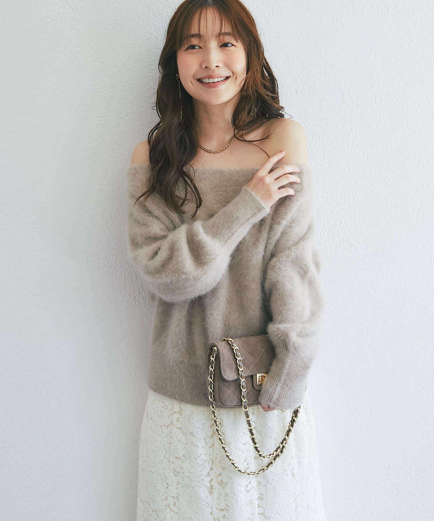 La boutique BonBon(ラブティックボンボン) ラメヘアリーウールカシミヤ混オフショルニット