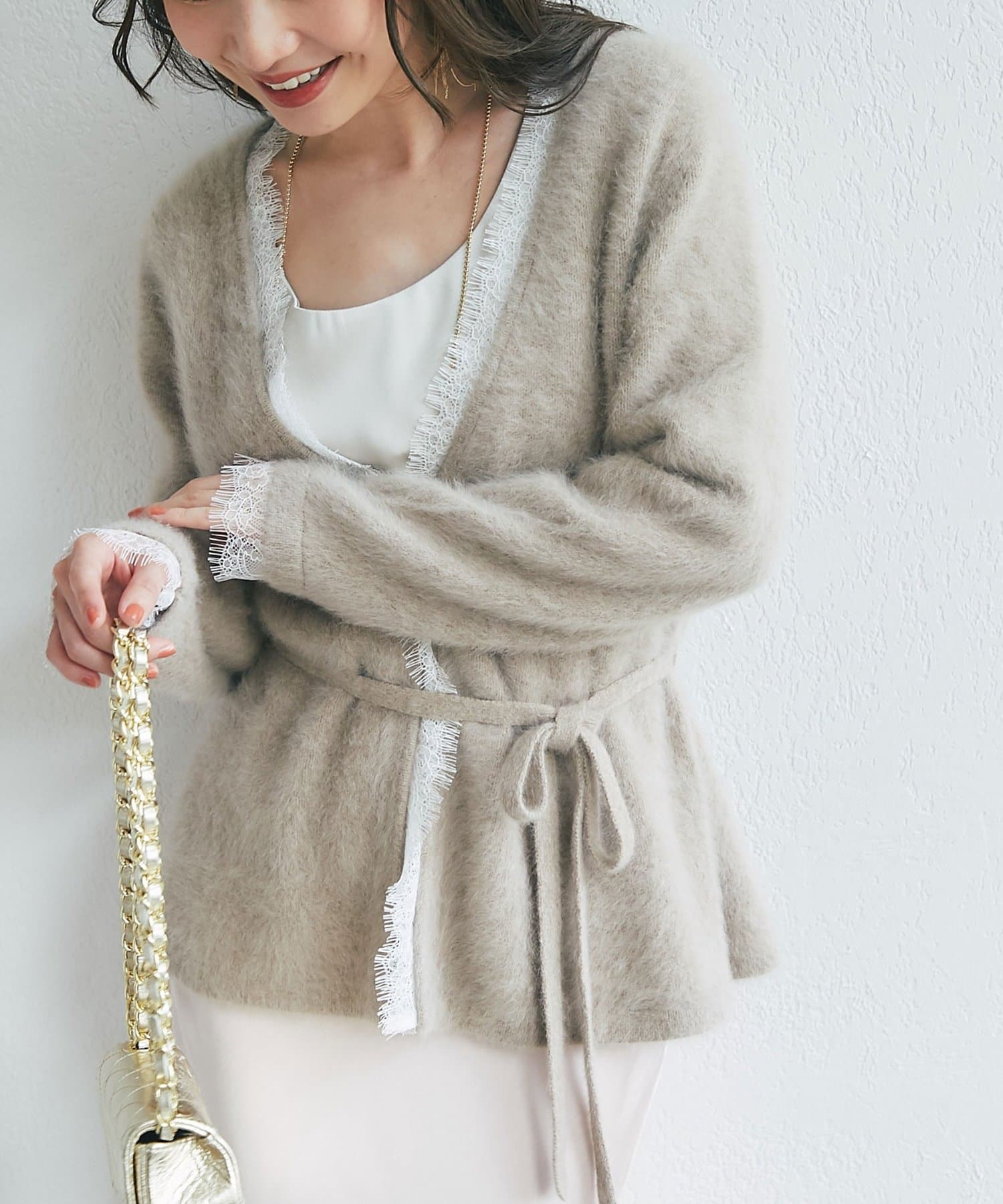 La boutique BonBon(ラブティックボンボン) ヘアリーウールカシミヤ混レースミドルカーディガン