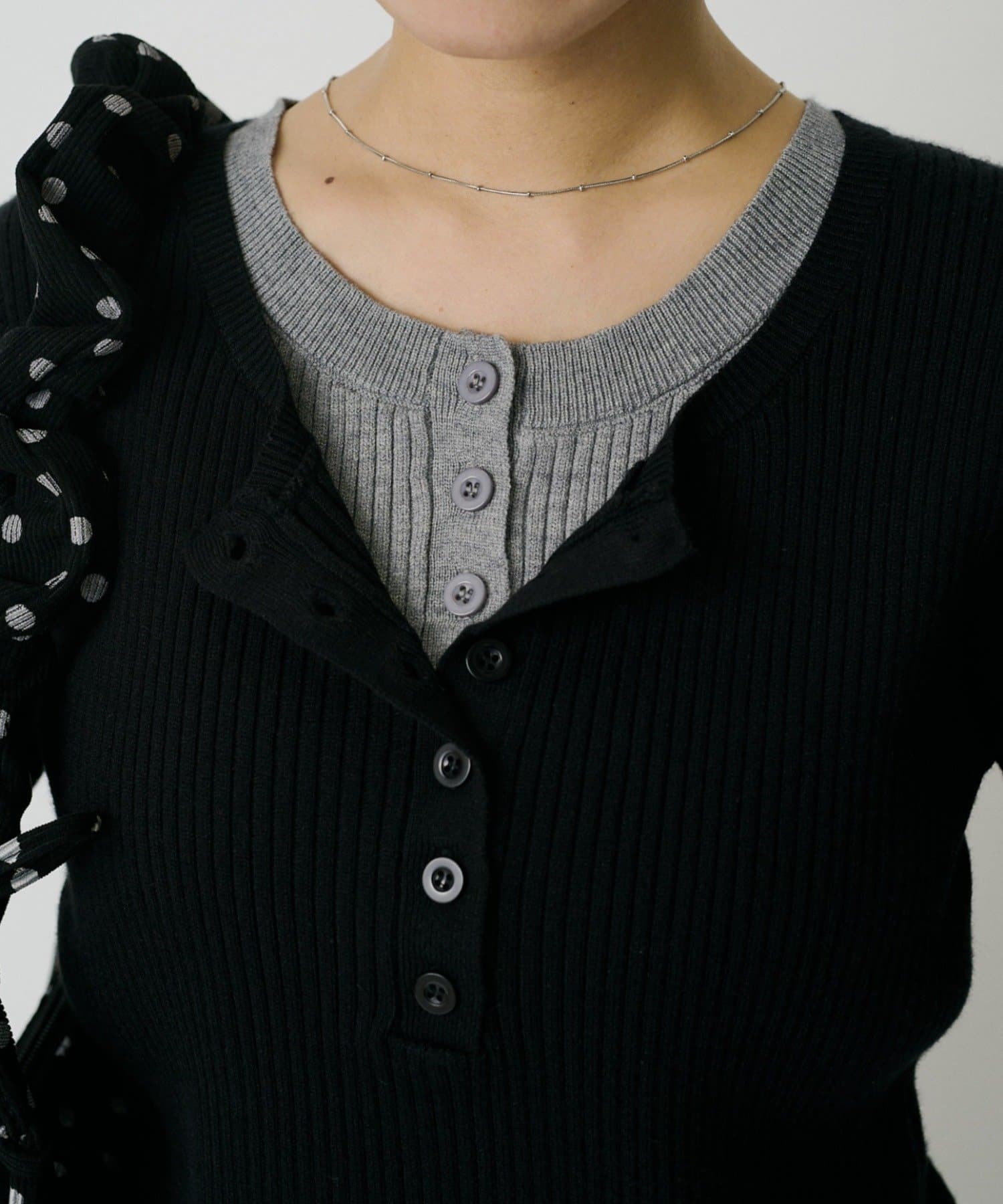 -goocy-(グーシー) レイヤードライクヘンリーネックニット