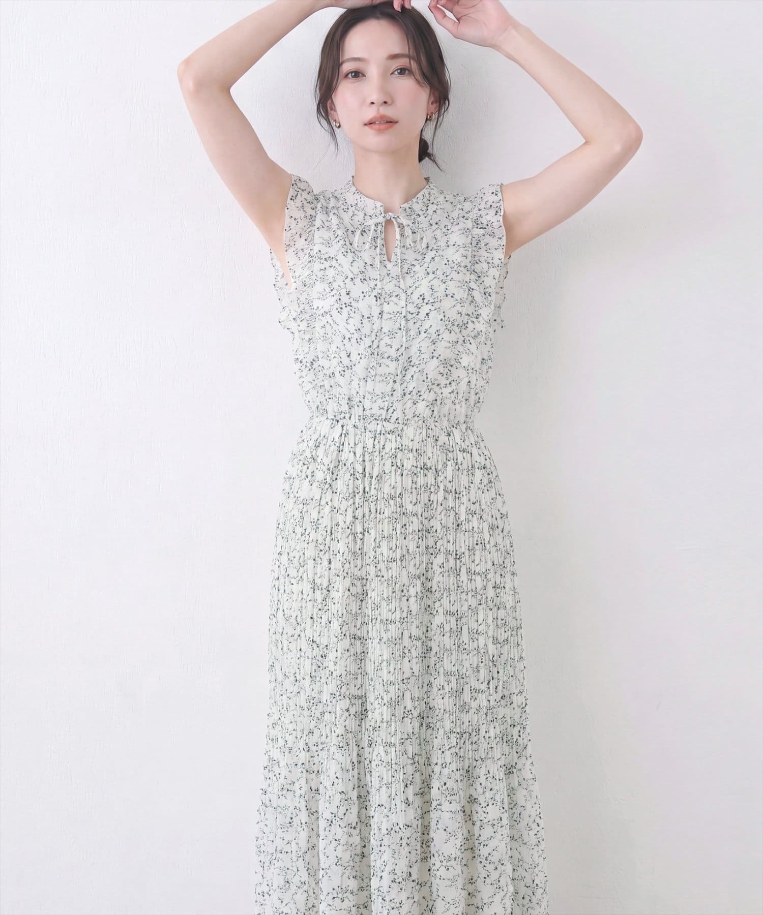 natural couture(ナチュラルクチュール) プリーツスリーブノースリワンピース