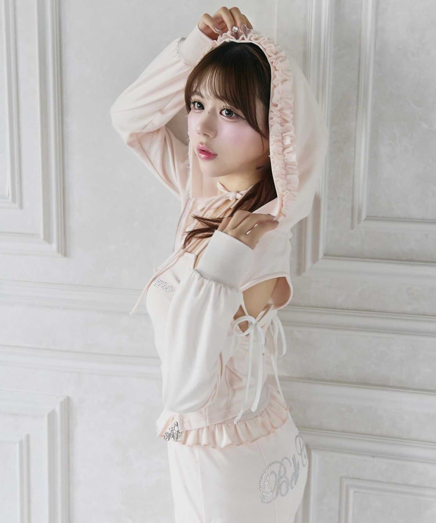 Belle Charme(ベルシャルム) Heart Logo Sweat Hoodie