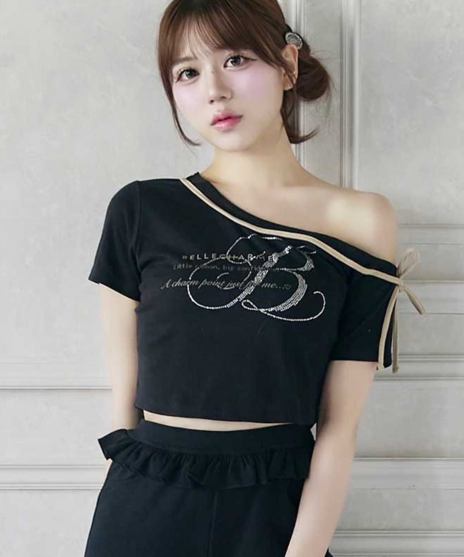 Belle Charme(ベルシャルム) Graphic One Shoulder Tee