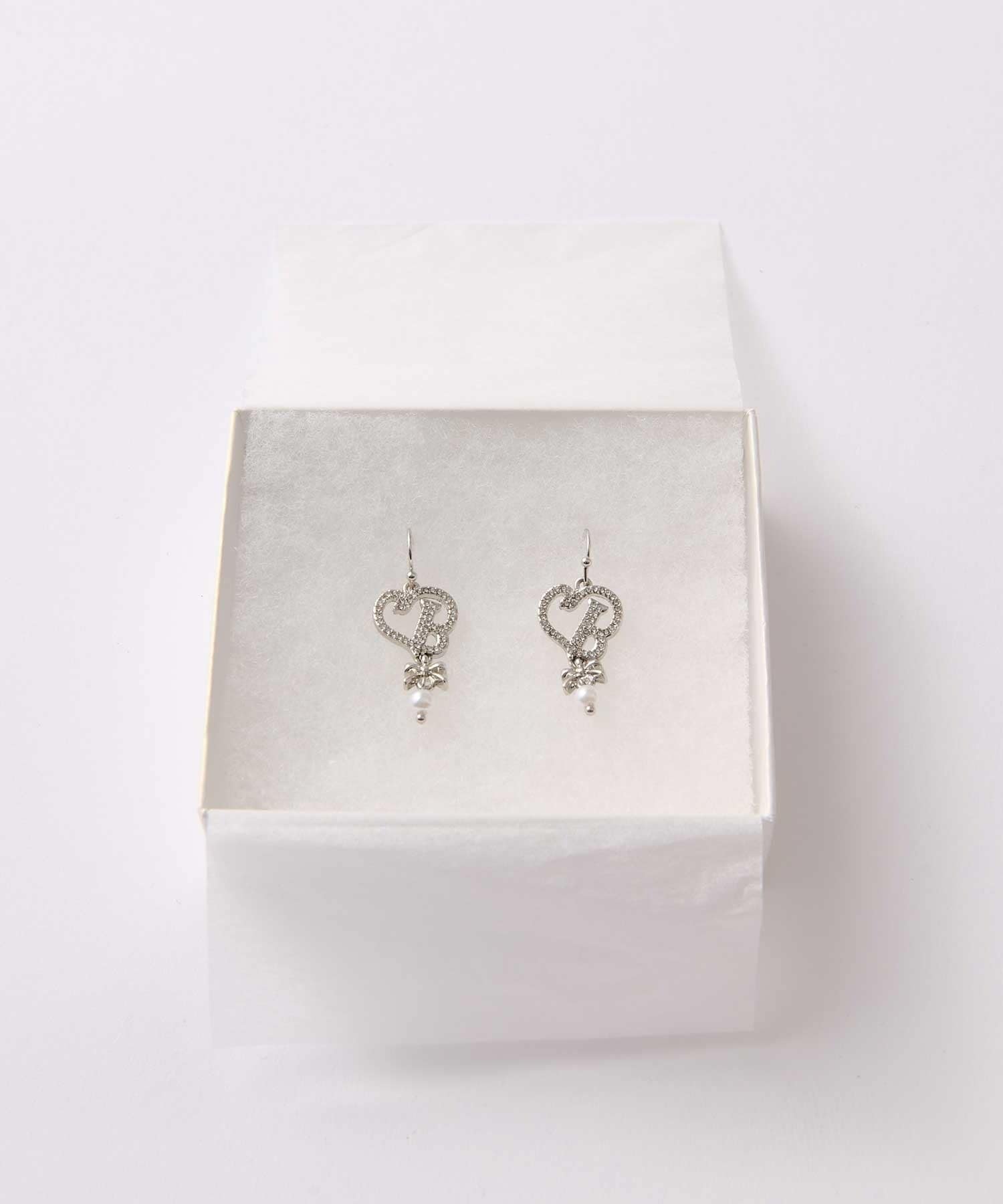 Belle Charme(ベルシャルム) Crystal Logo Pierce