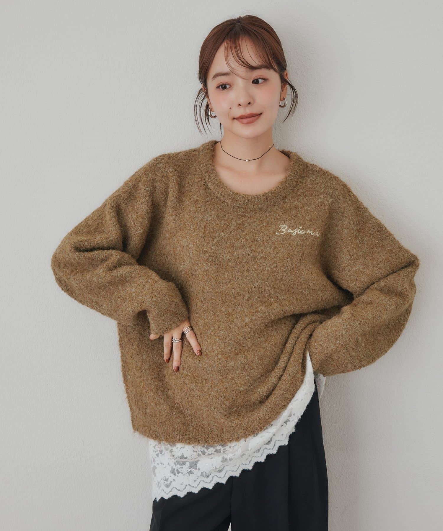 DISCOAT(ディスコート) 【WEB限定】ブークレ刺繍ロゴシャギーニット