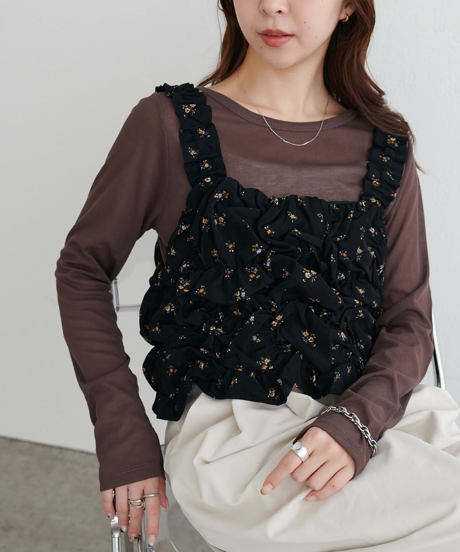 DISCOAT(ディスコート) 【WEB限定】花柄シャーリングビスチェ