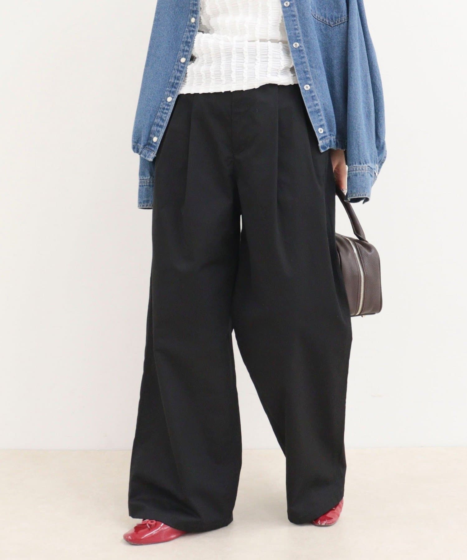 FREDY & GLOSTER(フレディ アンド グロスター) ボリュームデザインチノパンツ
