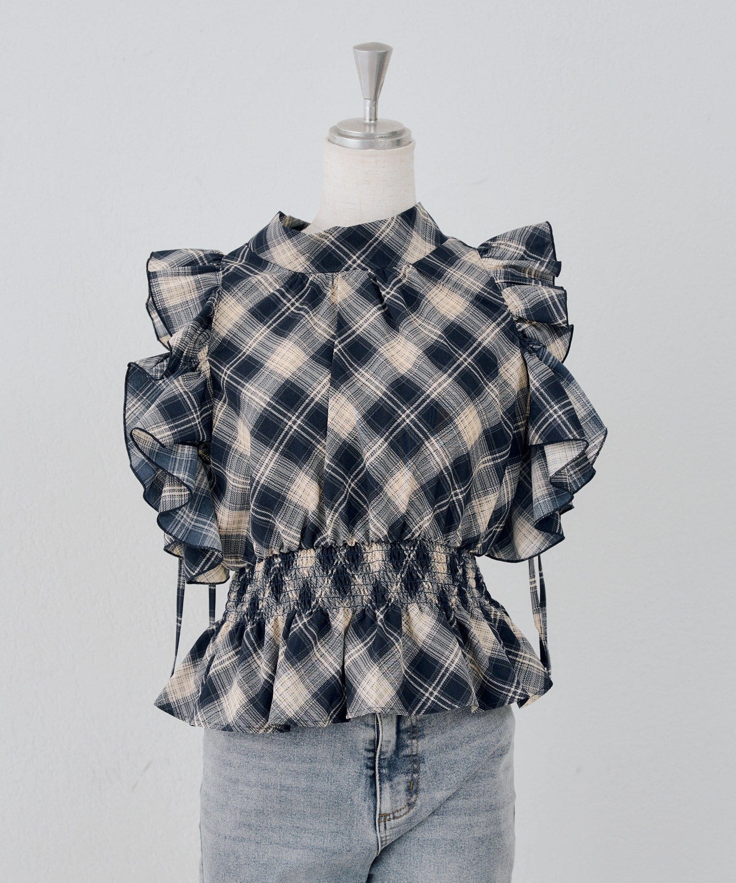 NICE CLAUP / OLIVE des OLIVE OUTLET(ナイスクラップ  / オリーブ デ オリーブ アウトレット) 【ANOTHER BRANCH】シアーチェックフリルオープンショルダーブラウス