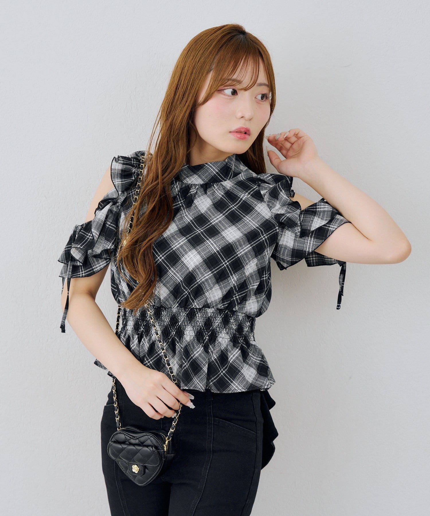 NICE CLAUP / OLIVE des OLIVE OUTLET(ナイスクラップ  / オリーブ デ オリーブ アウトレット) 【ANOTHER BRANCH】シアーチェックフリルオープンショルダーブラウス