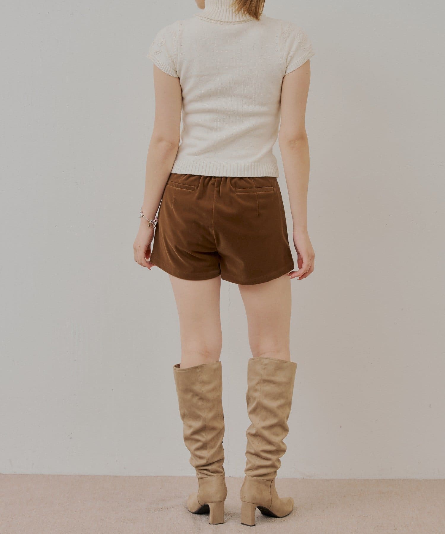 Chico(チコ) 【2サイズ展開】フラップデザインベロアショートパンツ