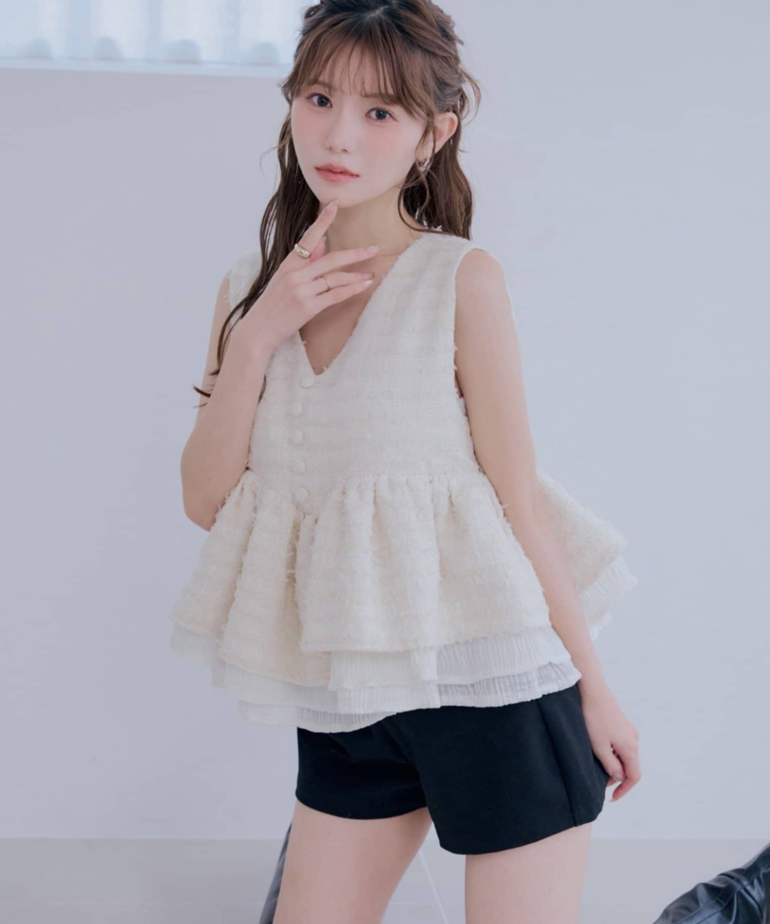 Chico(チコ) 完売カラー再販決定【SALON by Chico】ペプラムフリルツイードトップス