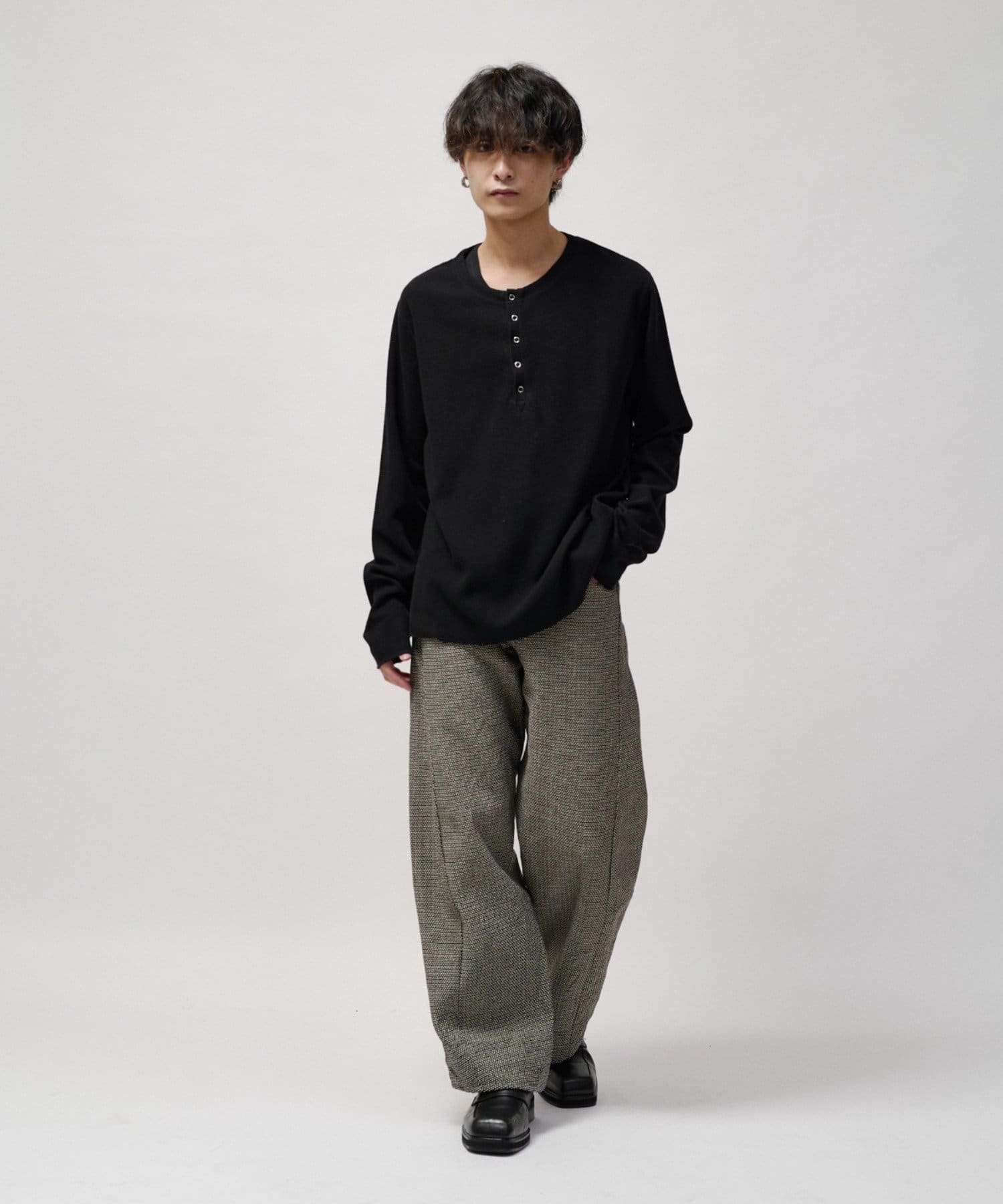 Lui's(ルイス) モダンデニムソリッドパンツ